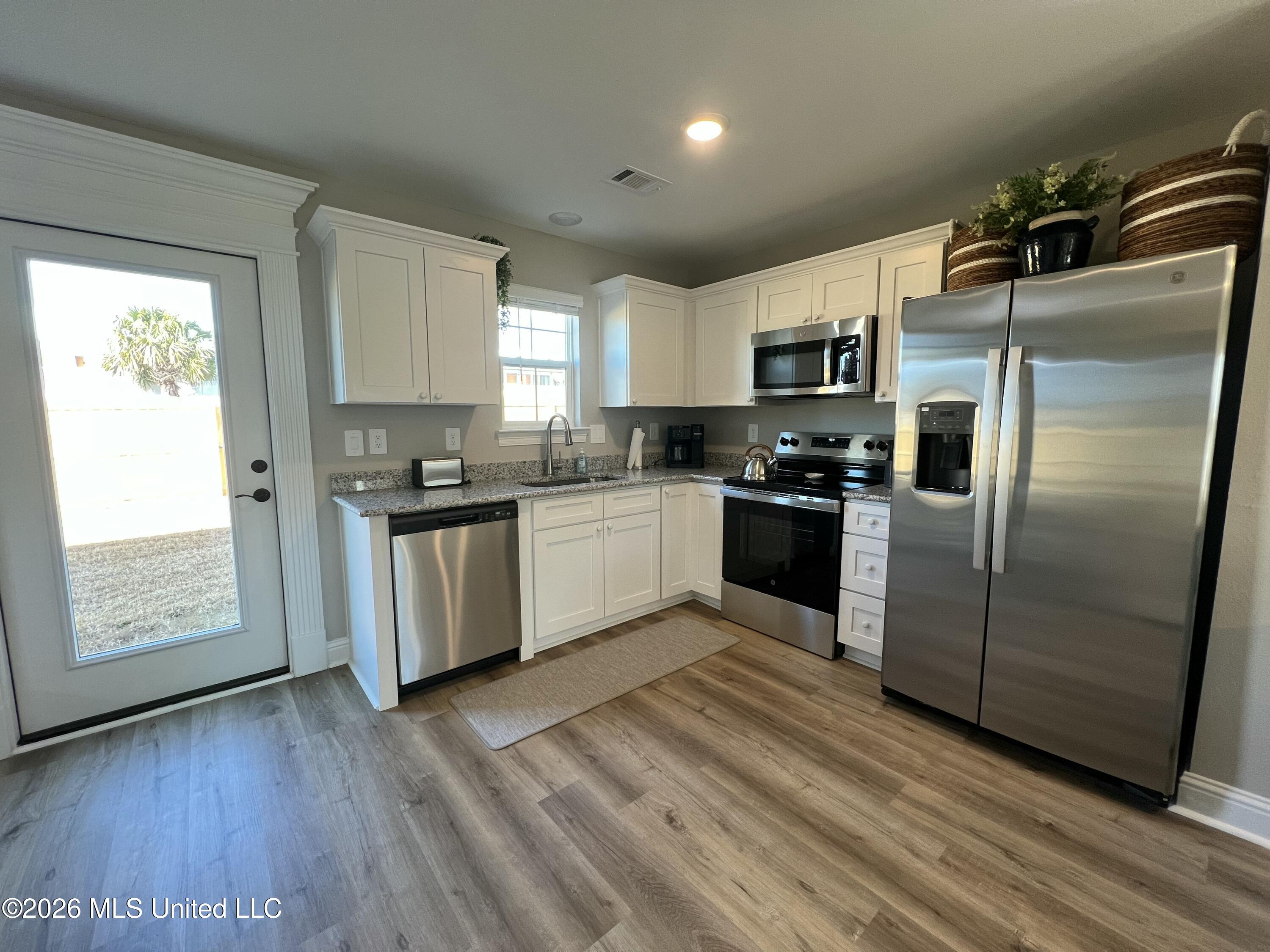 111 Coral Breeze Drive Property Photo 2