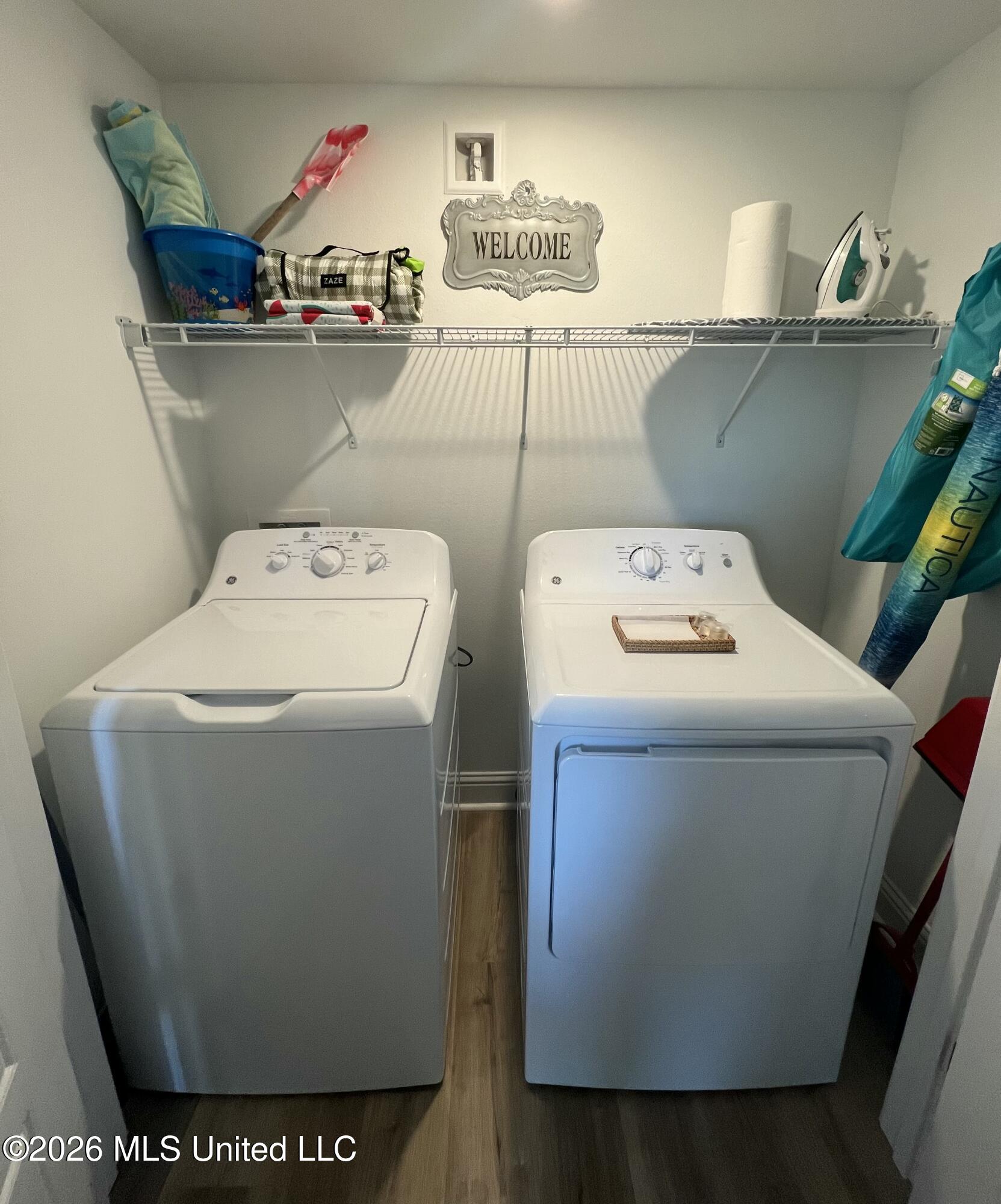 111 Coral Breeze Drive Property Photo 8