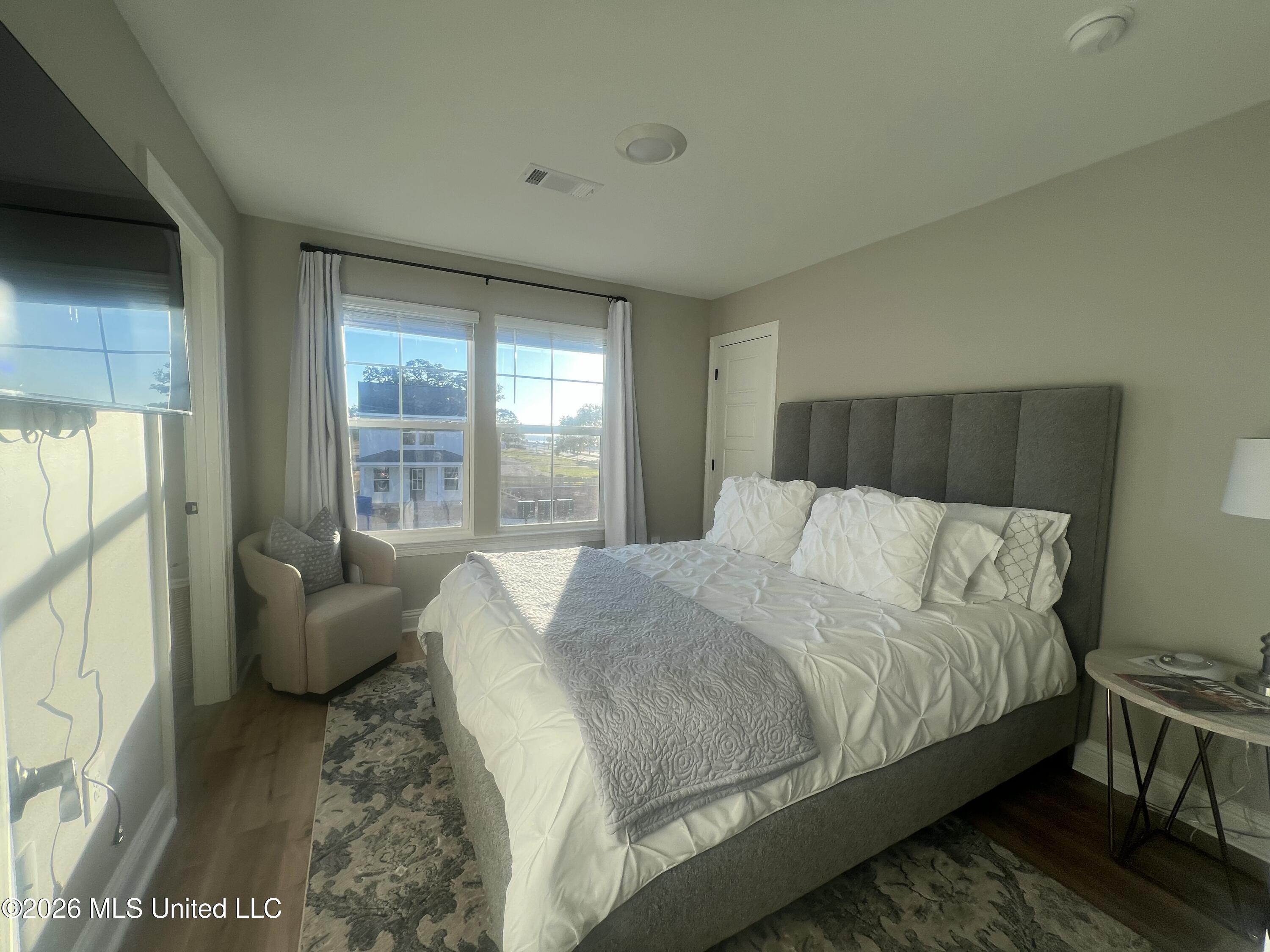 111 Coral Breeze Drive Property Photo 12