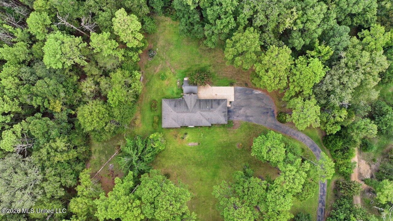 932 White Road Property Photo 4