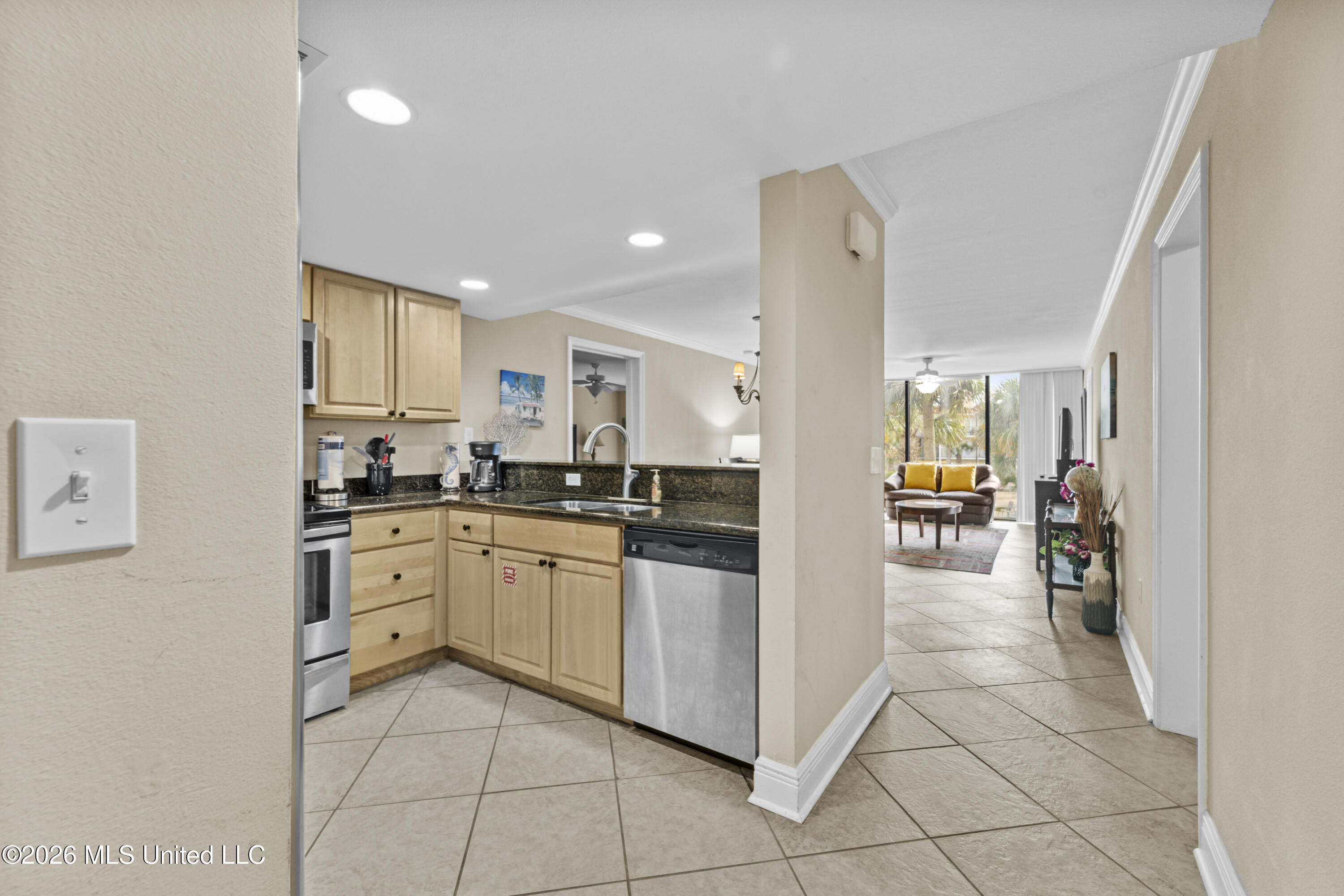 2046 Beach Boulevard Property Photo 2