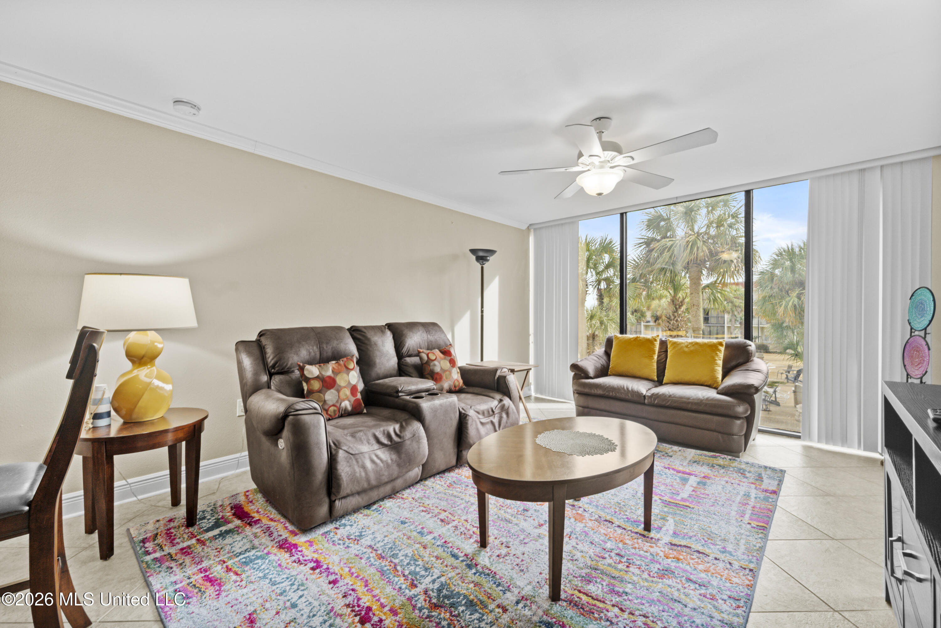 2046 Beach Boulevard Property Photo 4