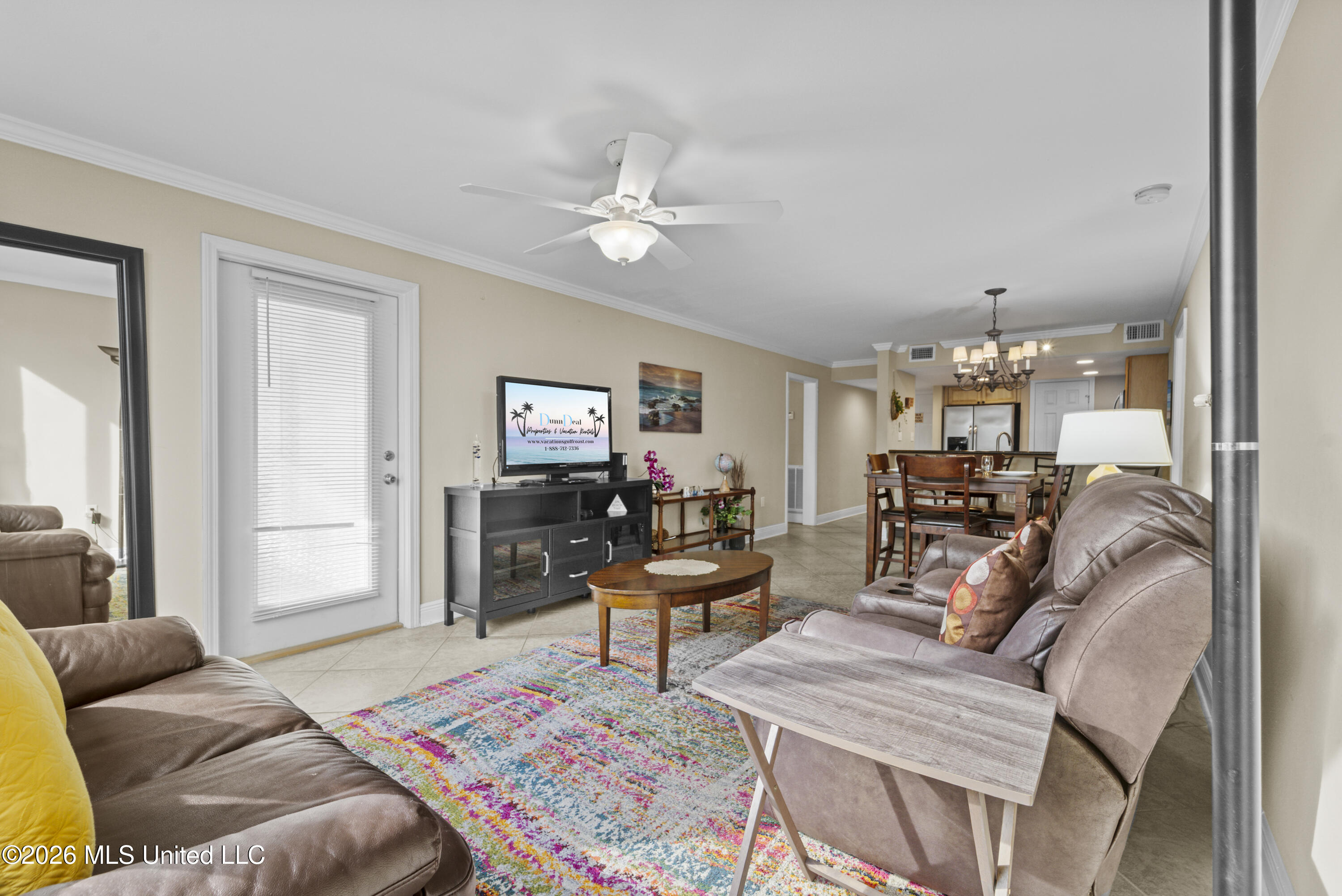 2046 Beach Boulevard Property Photo 5