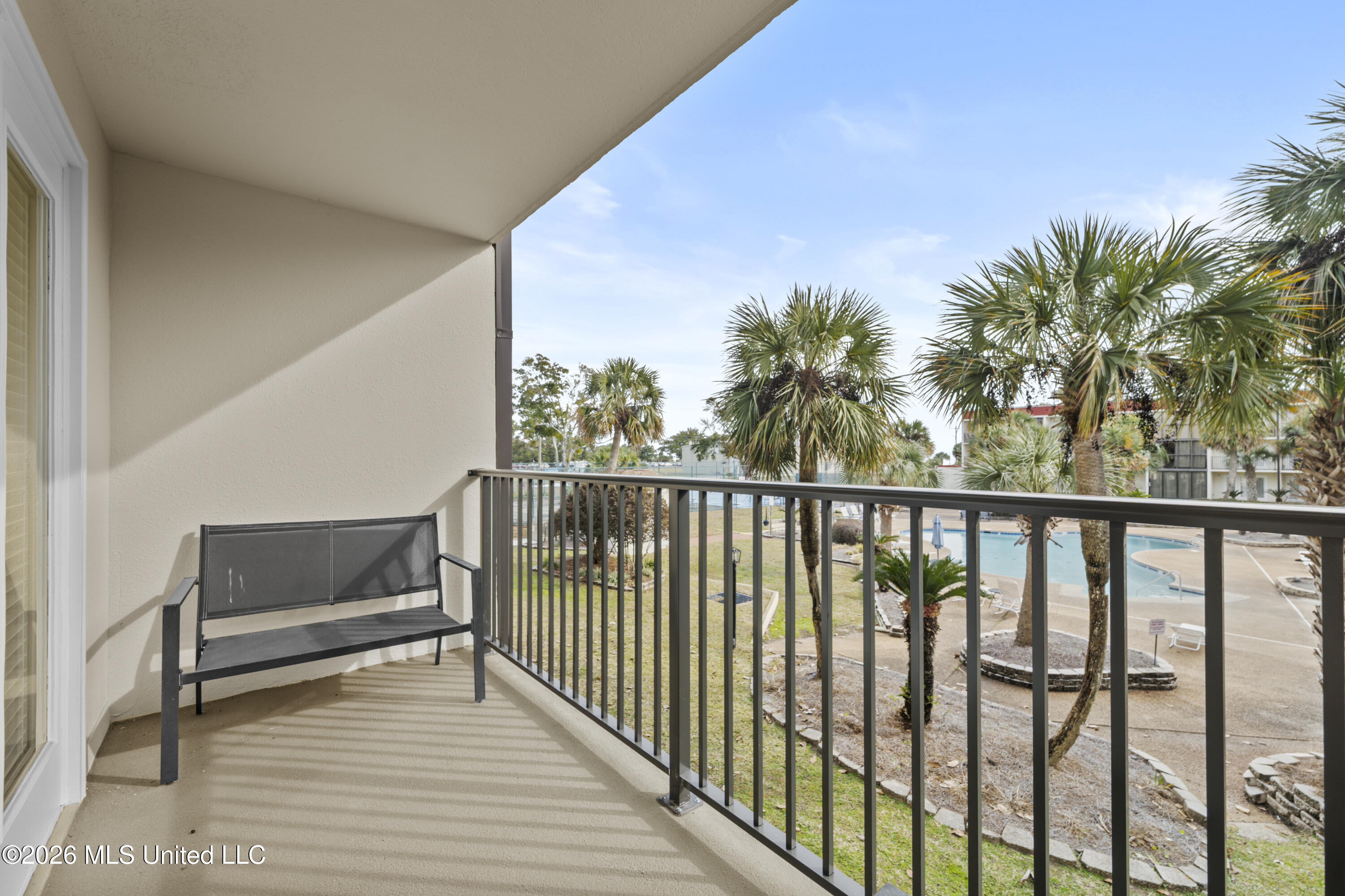 2046 Beach Boulevard Property Photo 10