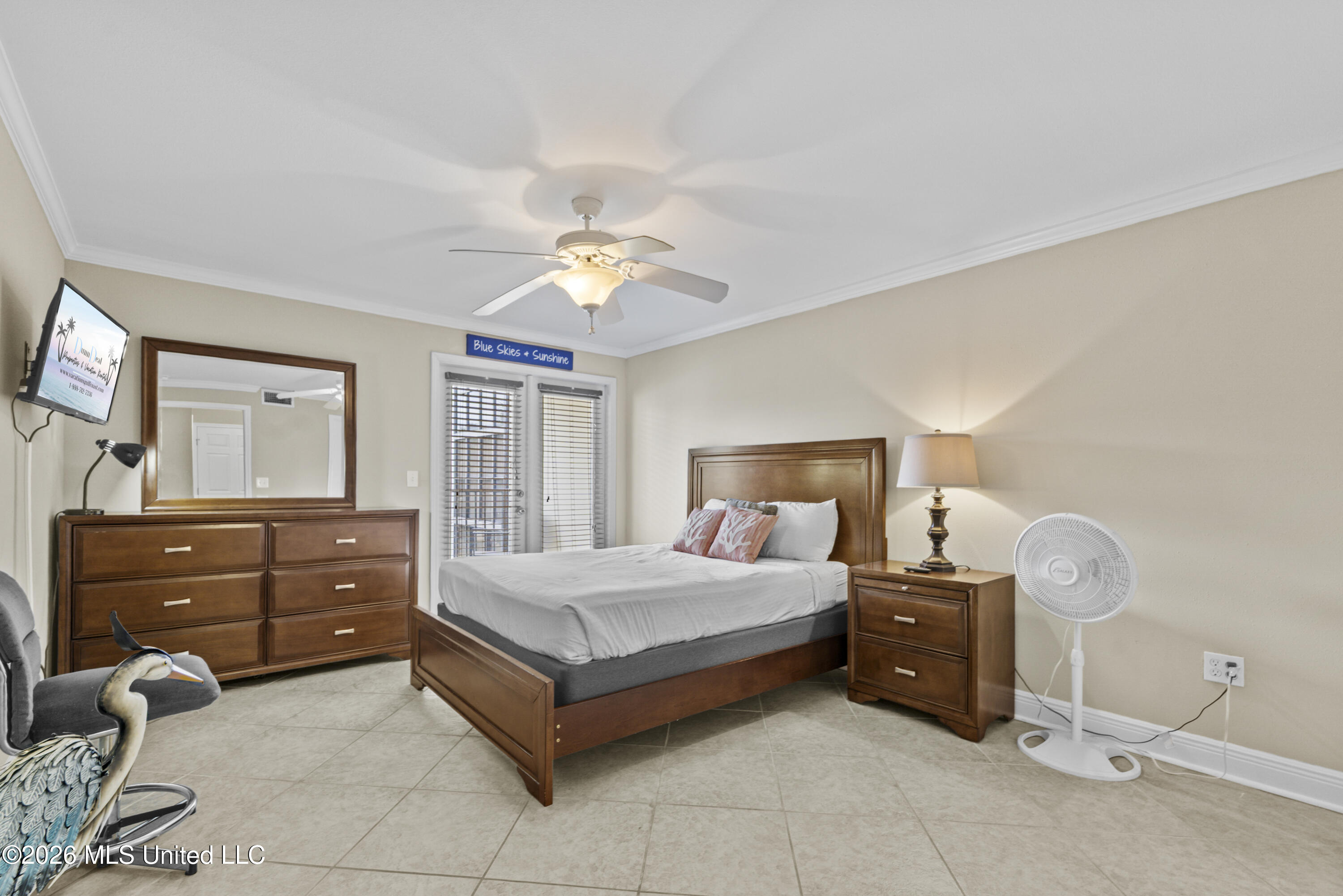 2046 Beach Boulevard Property Photo 12