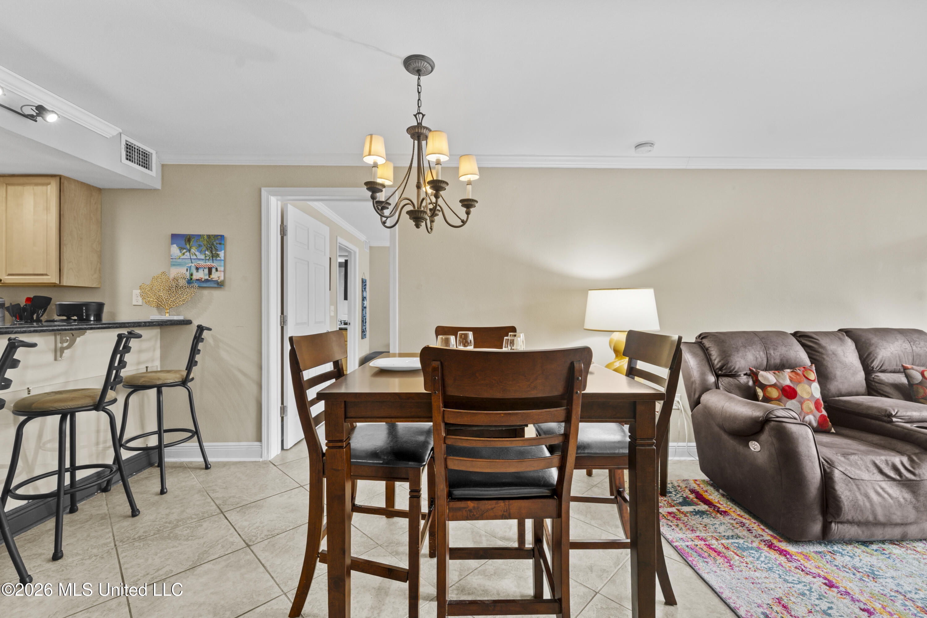 2046 Beach Boulevard Property Photo 14