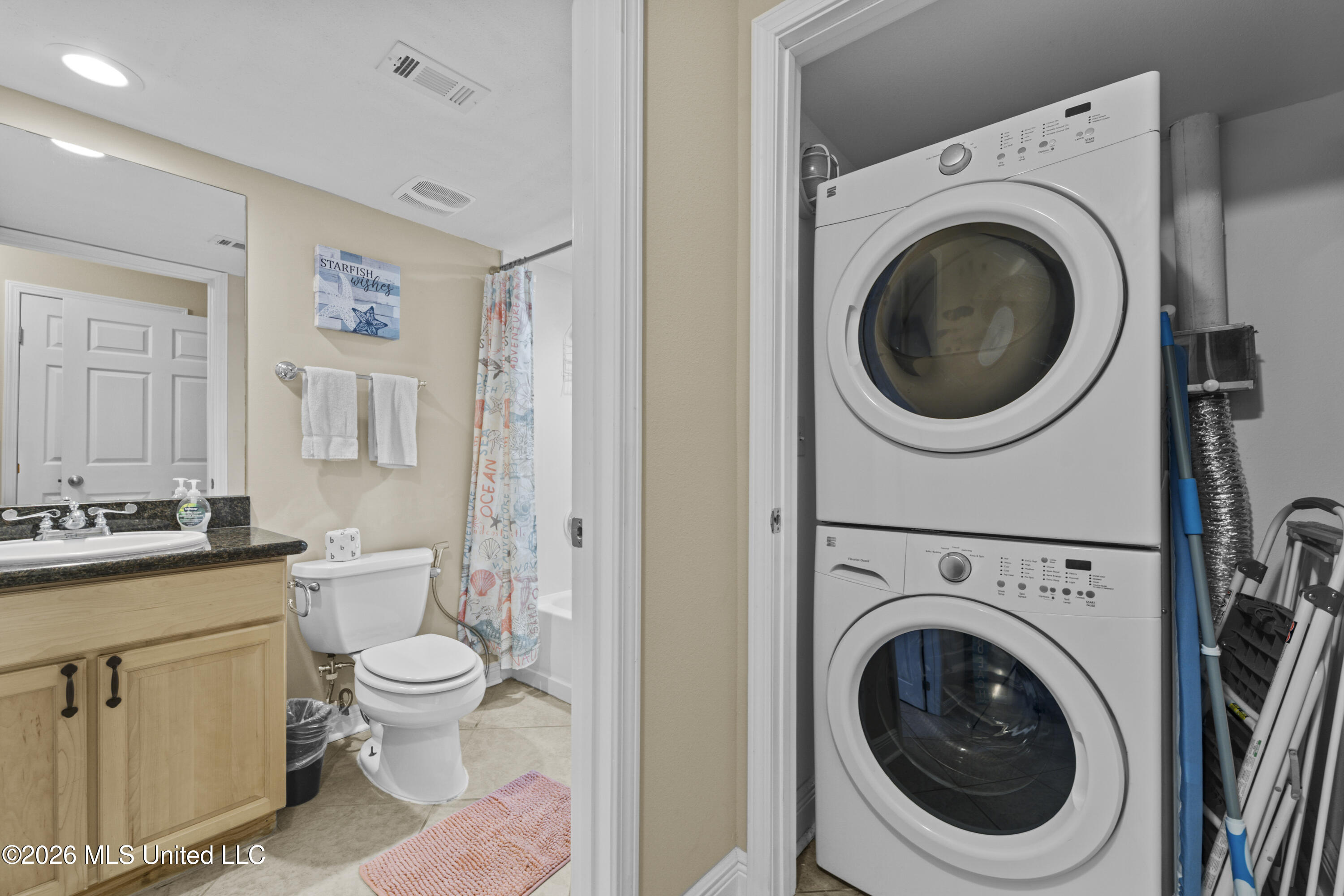 2046 Beach Boulevard Property Photo 16