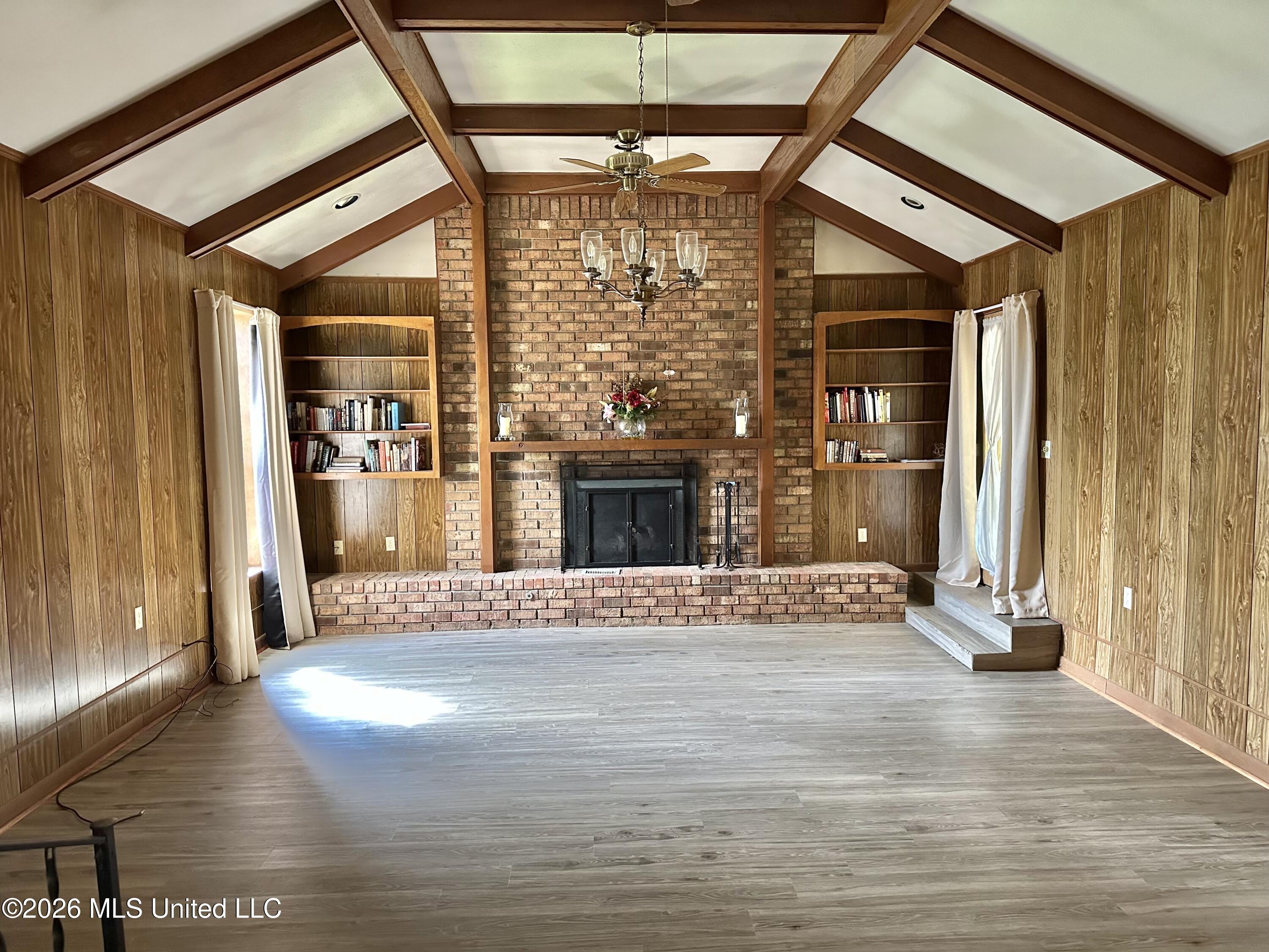 116 Rollingwood Drive Property Photo 3