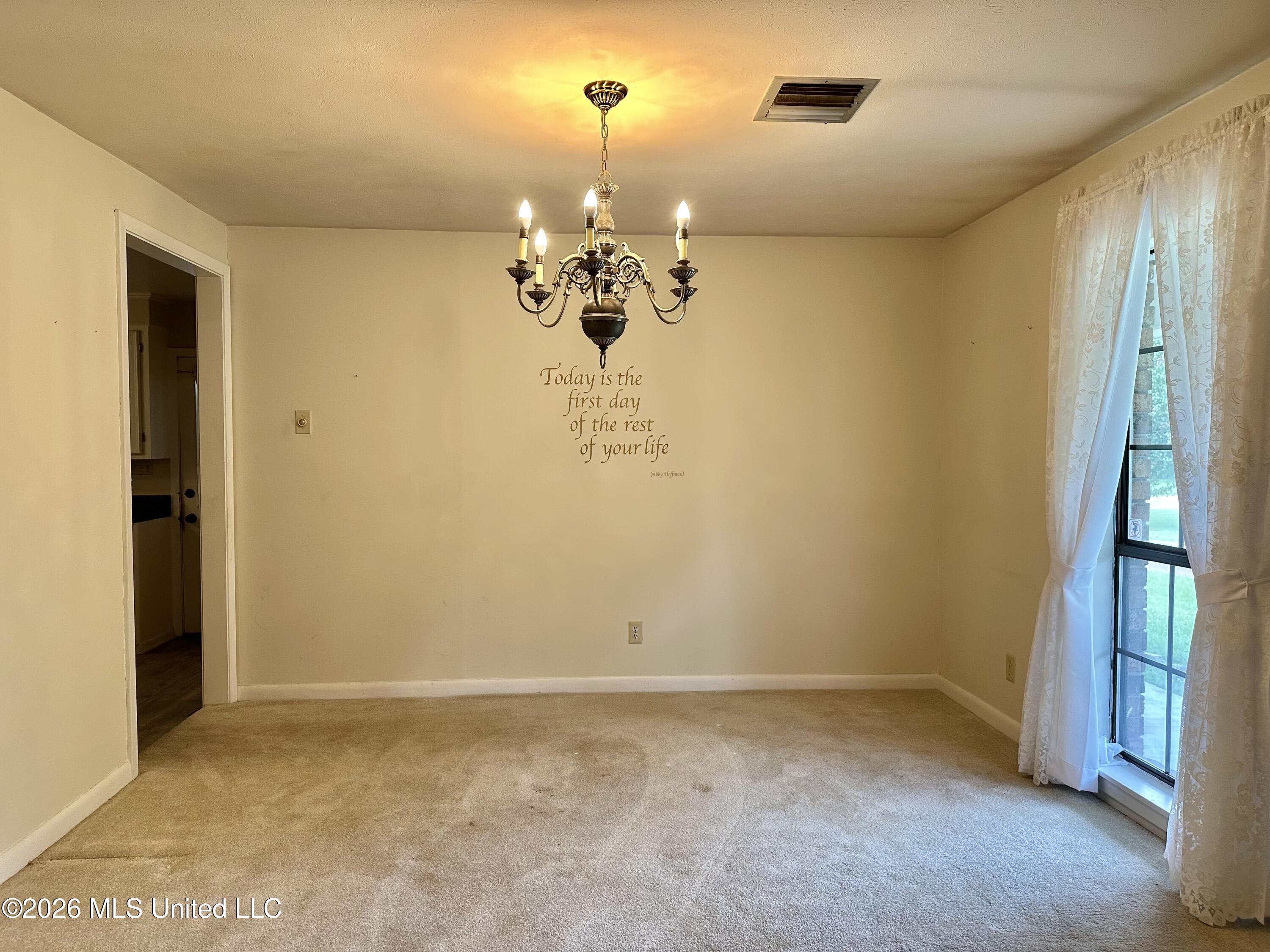 116 Rollingwood Drive Property Photo 4