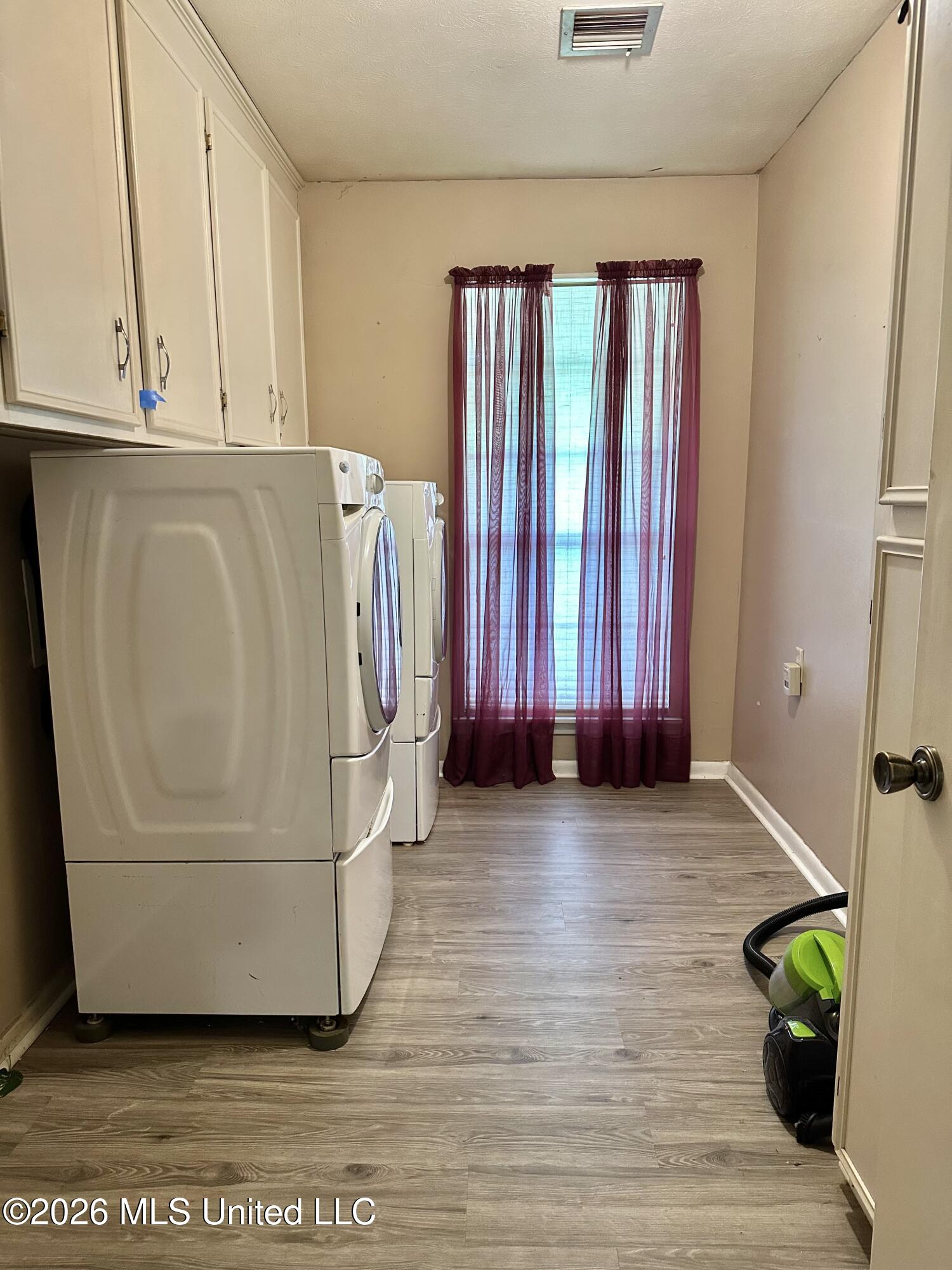 116 Rollingwood Drive Property Photo 8