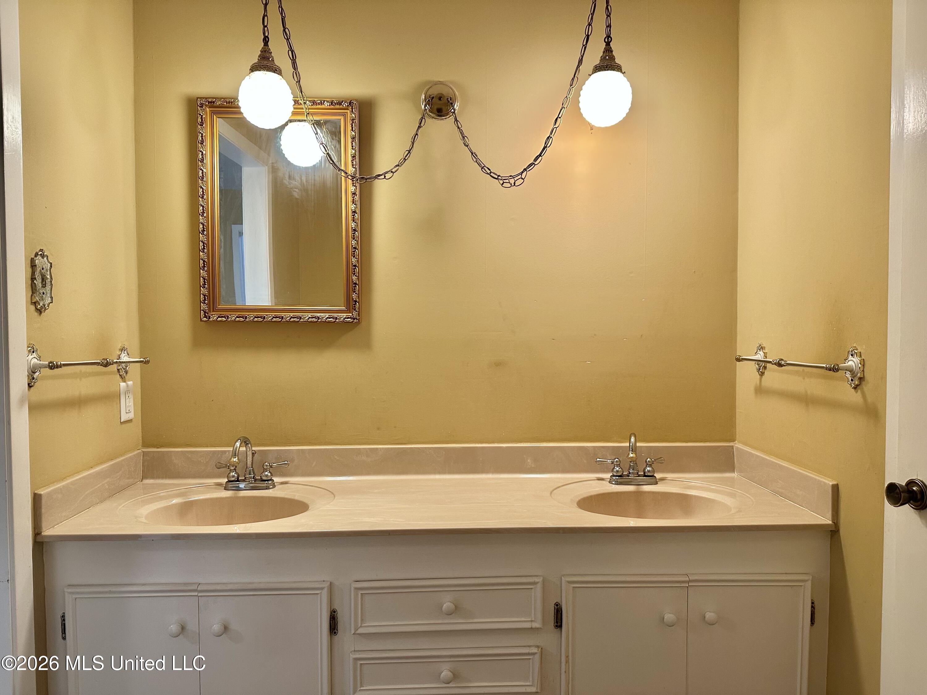 116 Rollingwood Drive Property Photo 16