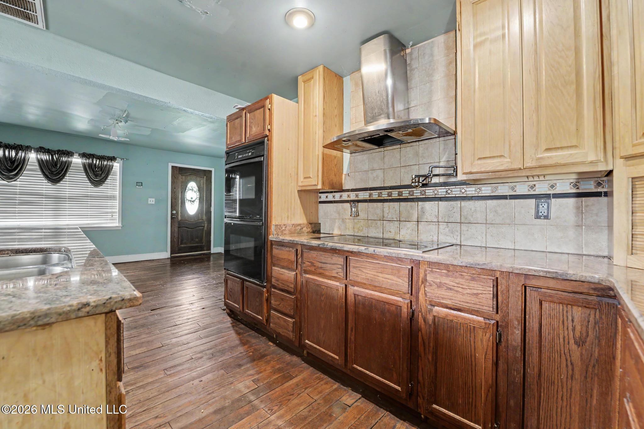 1112 Communy Avenue Property Photo 5