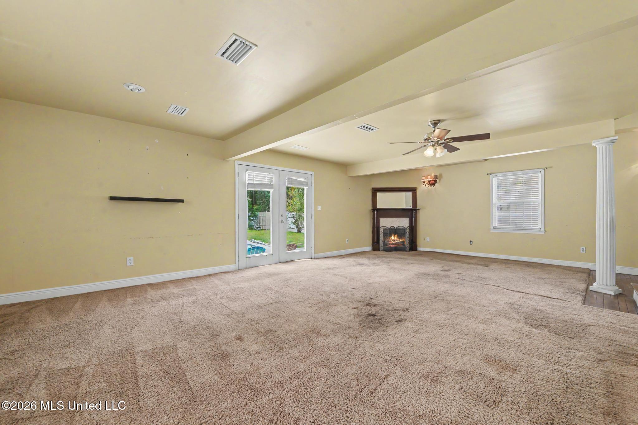 1112 Communy Avenue Property Photo 7
