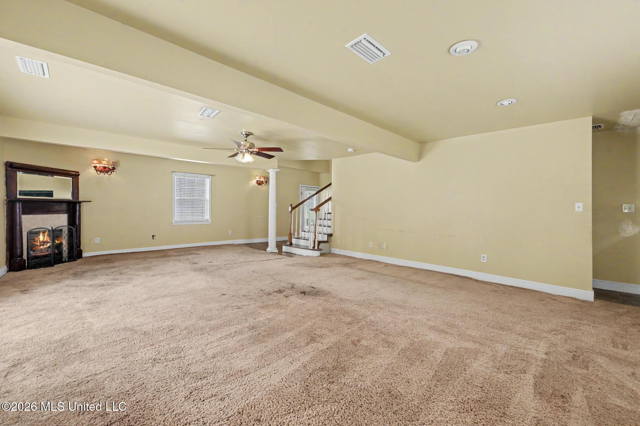 1112 Communy Avenue Property Photo 8