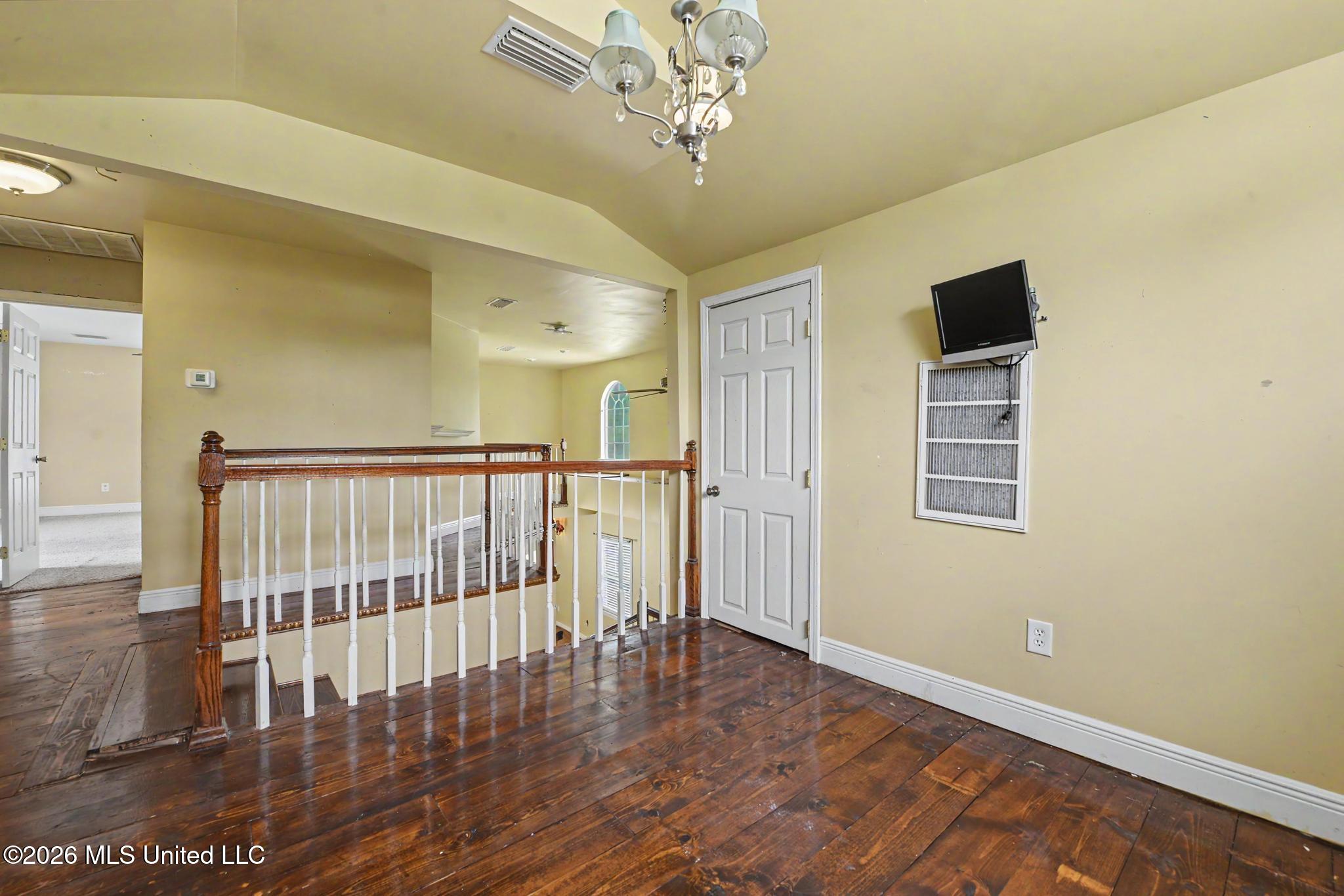 1112 Communy Avenue Property Photo 11