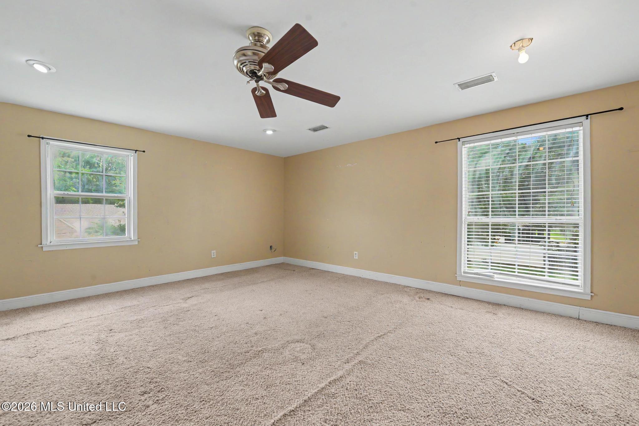 1112 Communy Avenue Property Photo 12