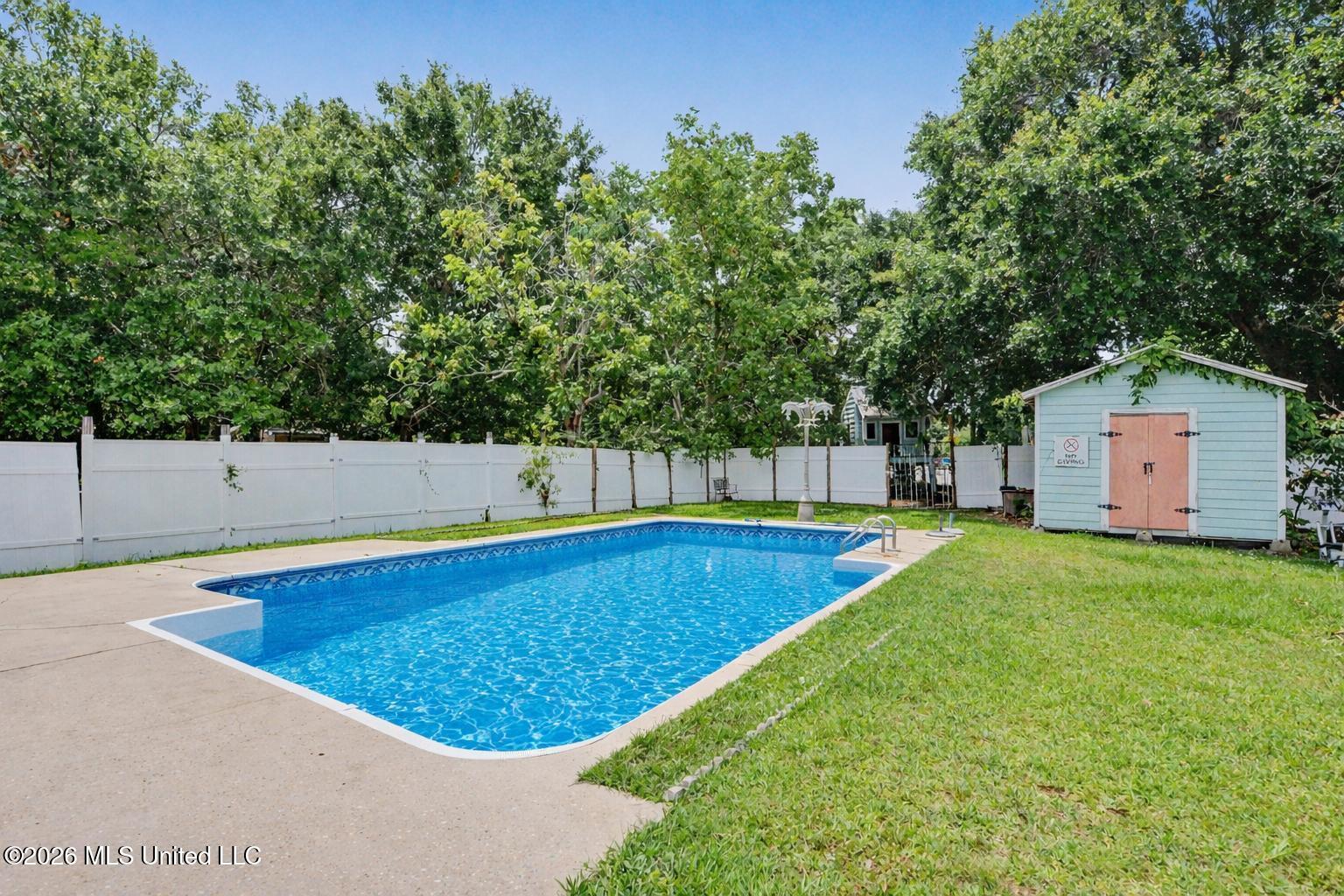1112 Communy Avenue Property Photo 22