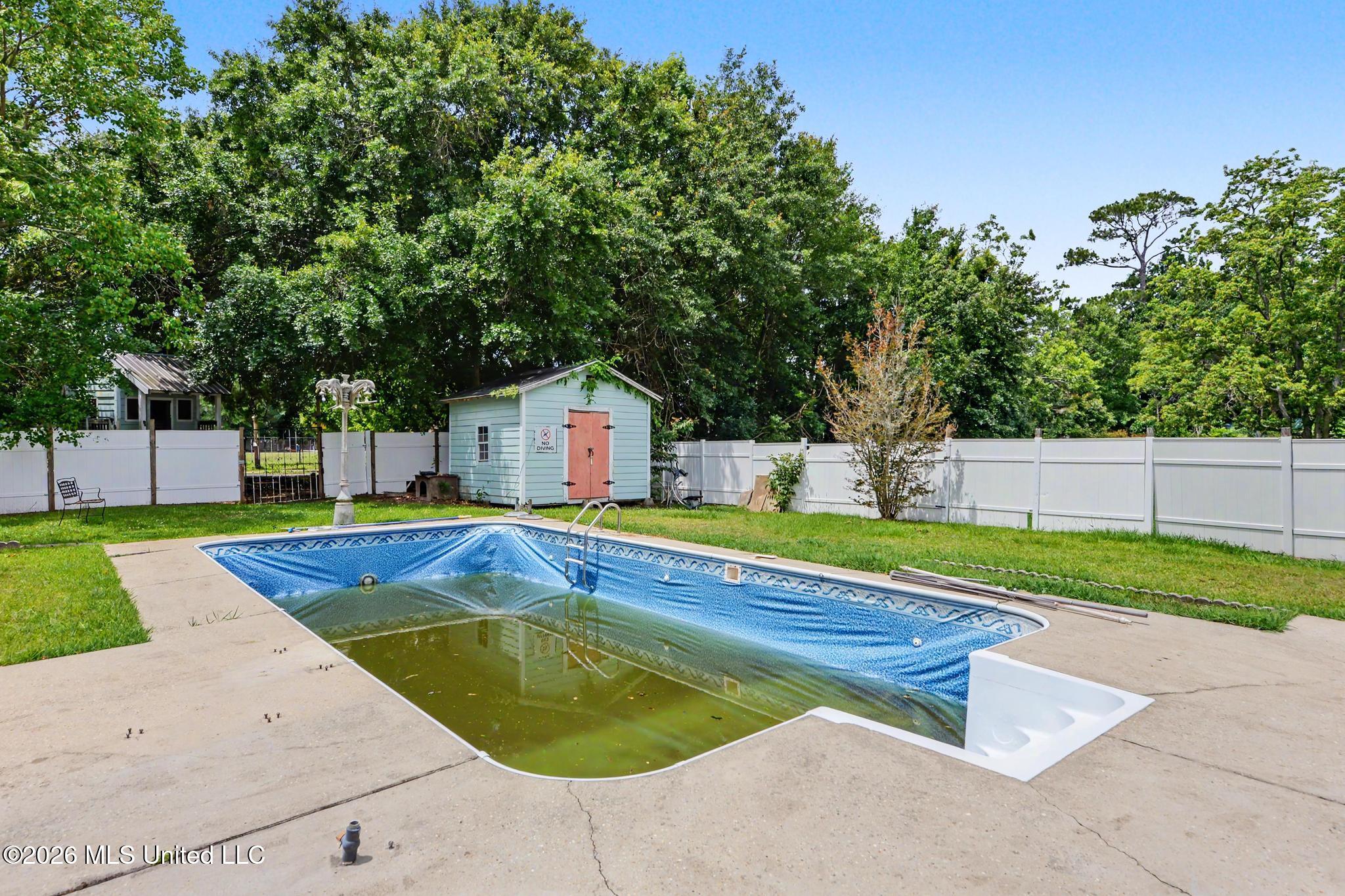 1112 Communy Avenue Property Photo 23