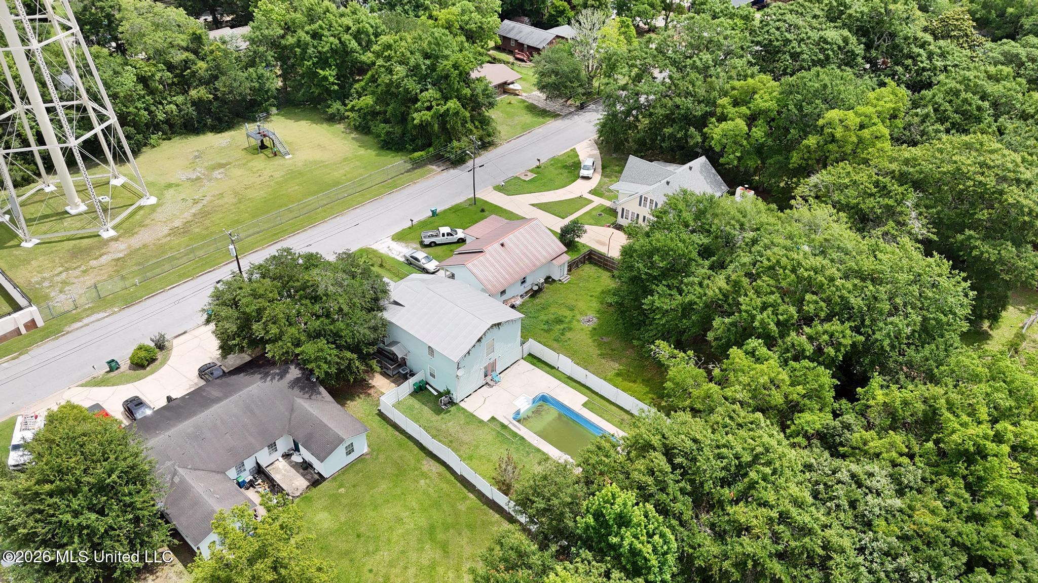 1112 Communy Avenue Property Photo 34