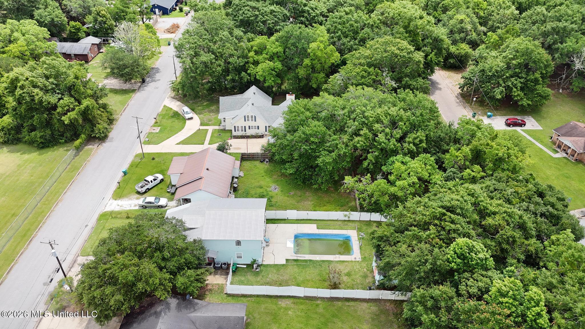 1112 Communy Avenue Property Photo 35