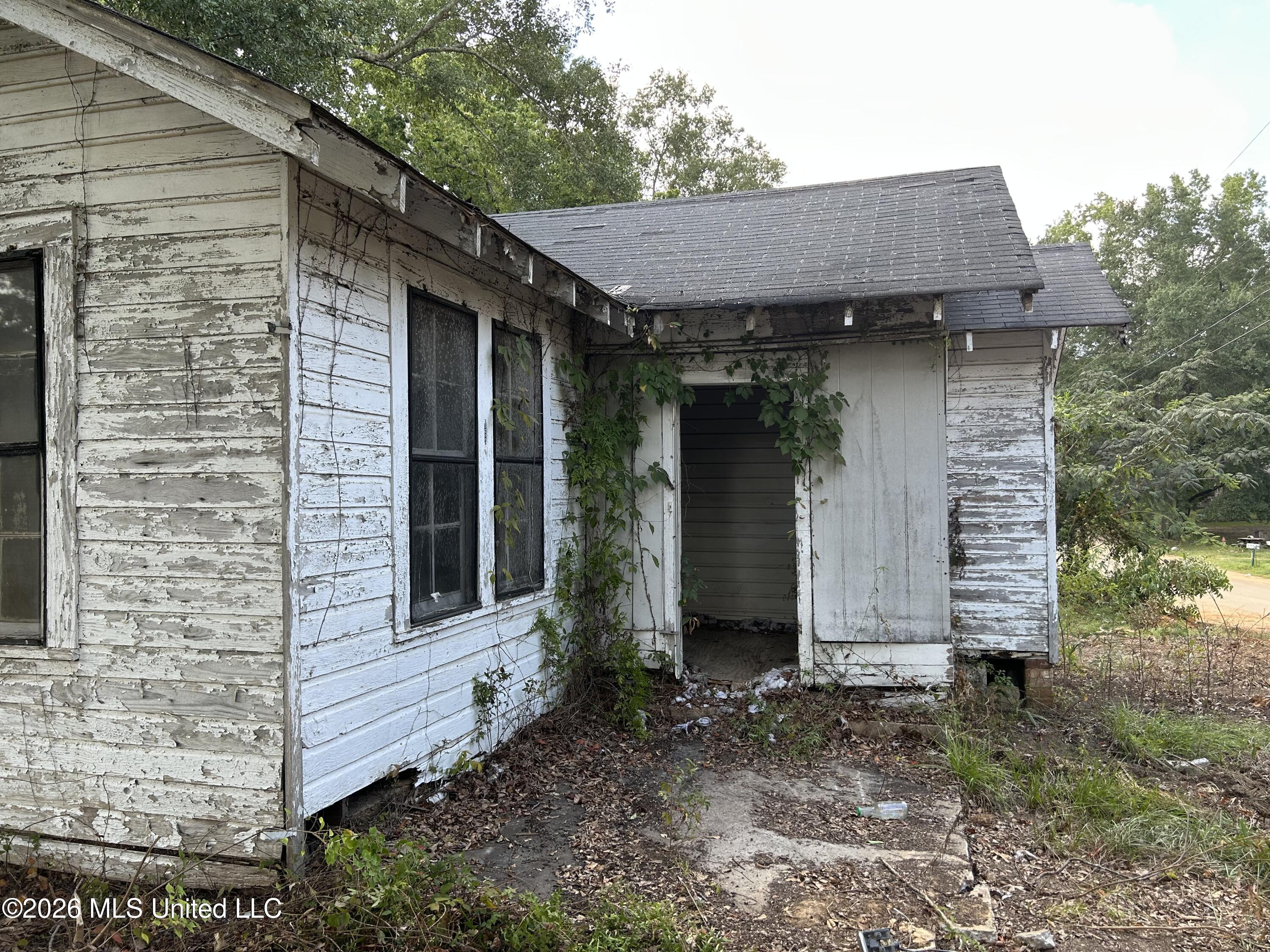 1536 Cc Bryant Drive Property Photo 5