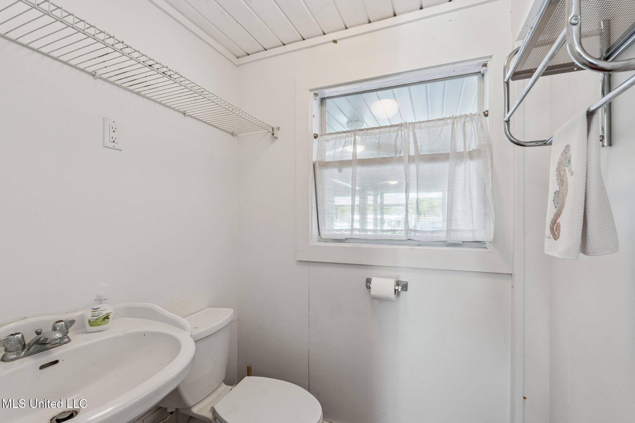 104 Poplar Point Property Photo 29