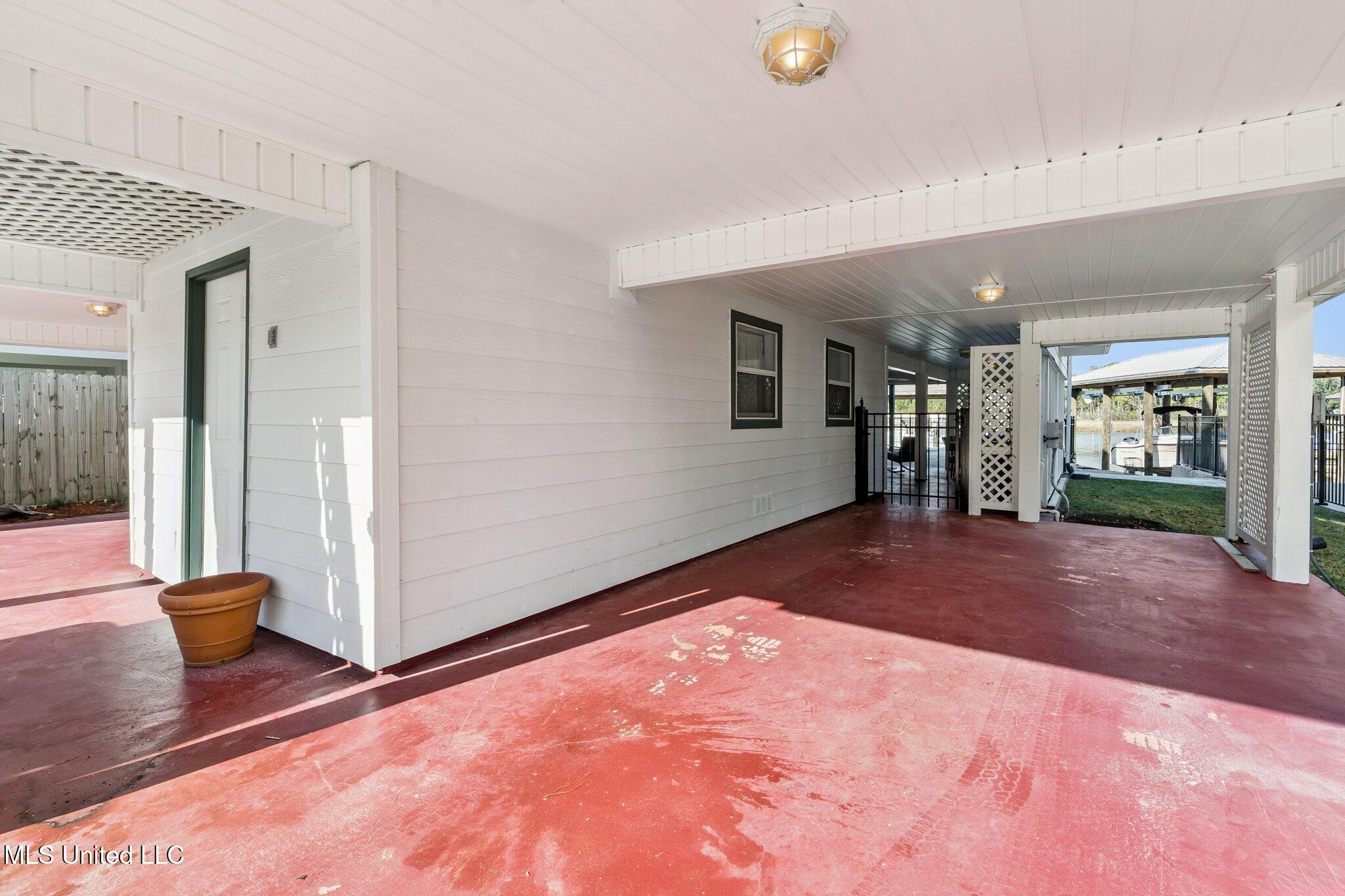 104 Poplar Point Property Photo 31