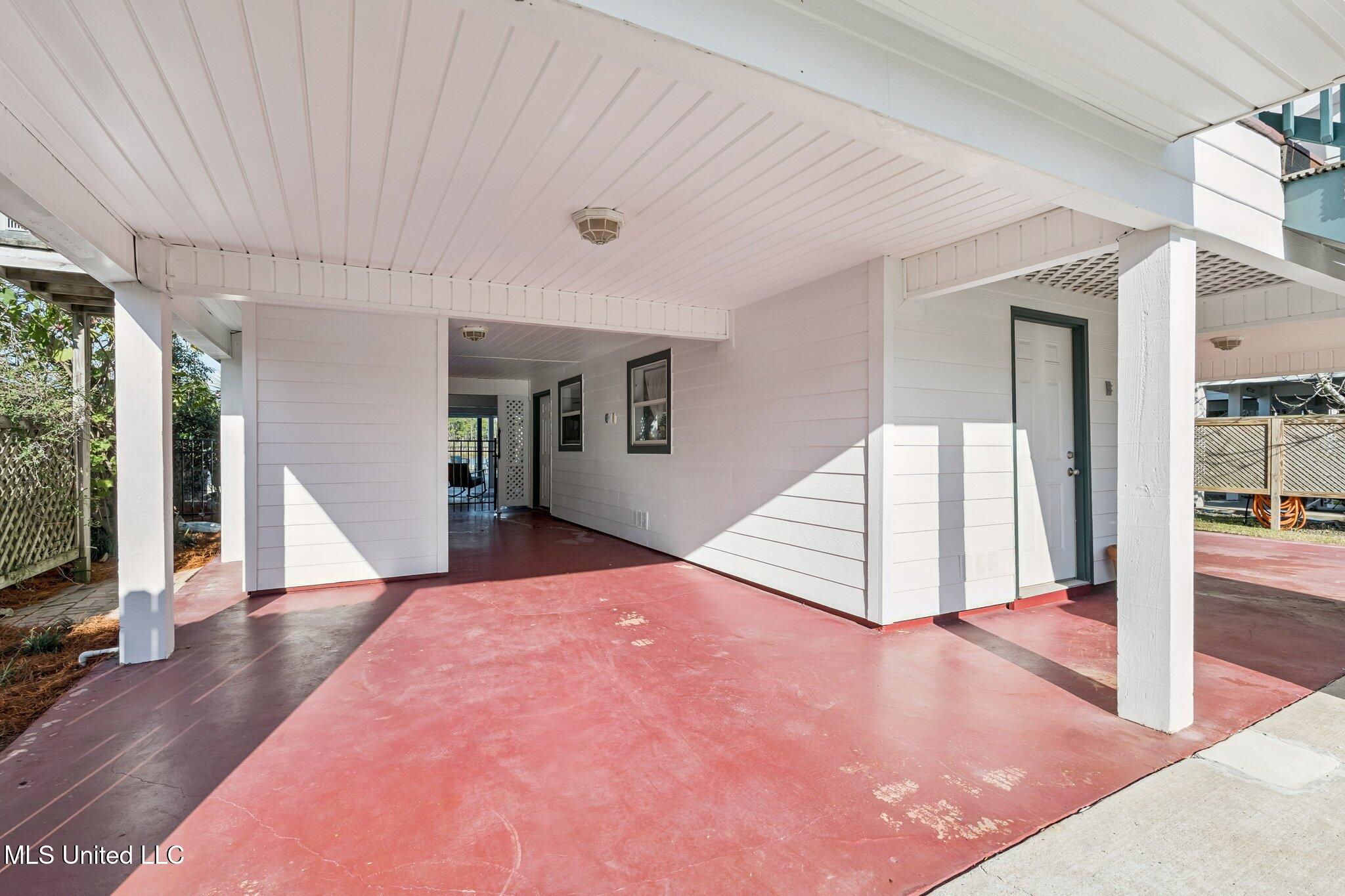 104 Poplar Point Property Photo 32