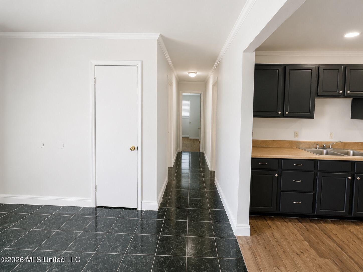 213 Lavelle Drive Property Photo 6