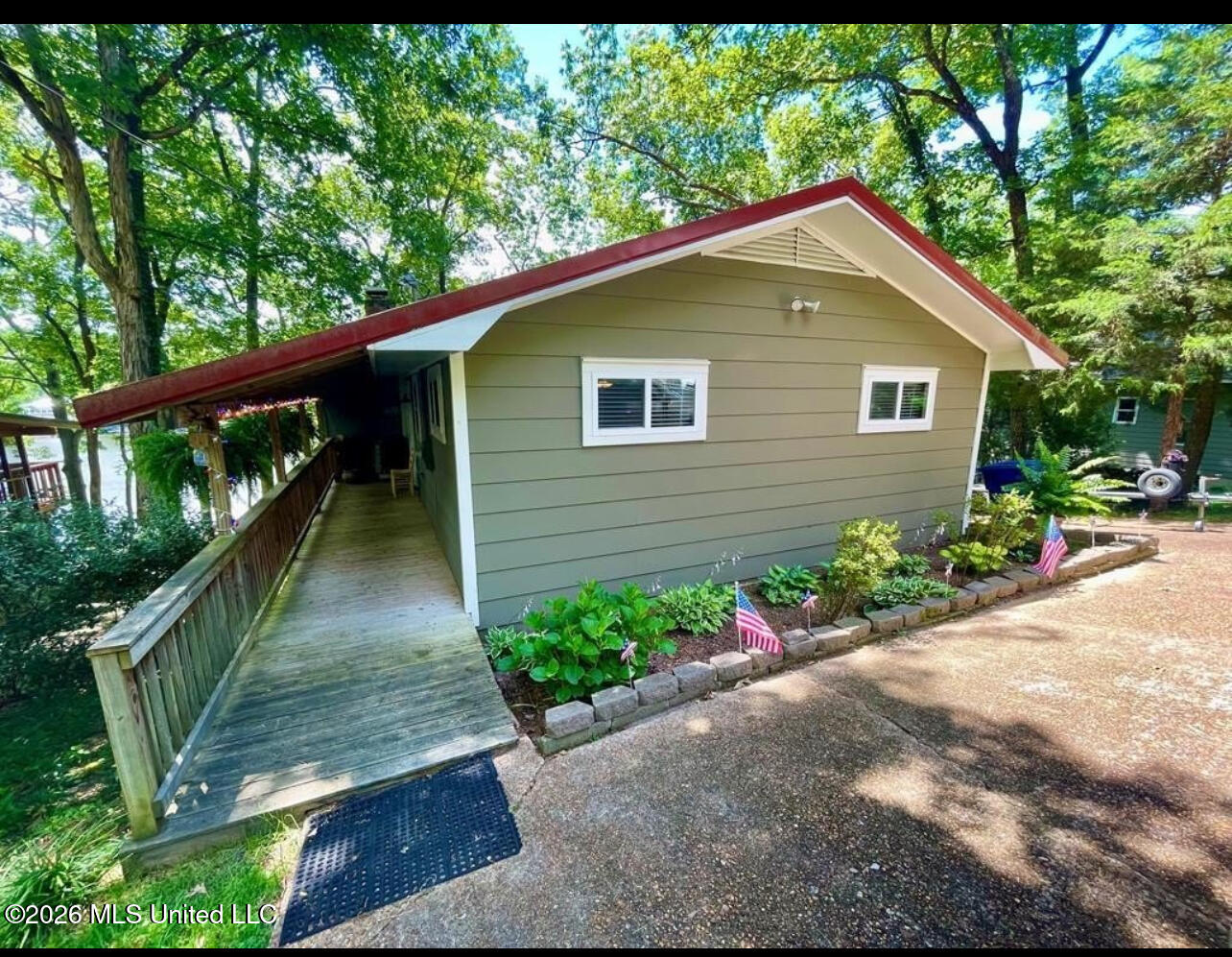 1771 Snow Lake Drive Property Photo 3