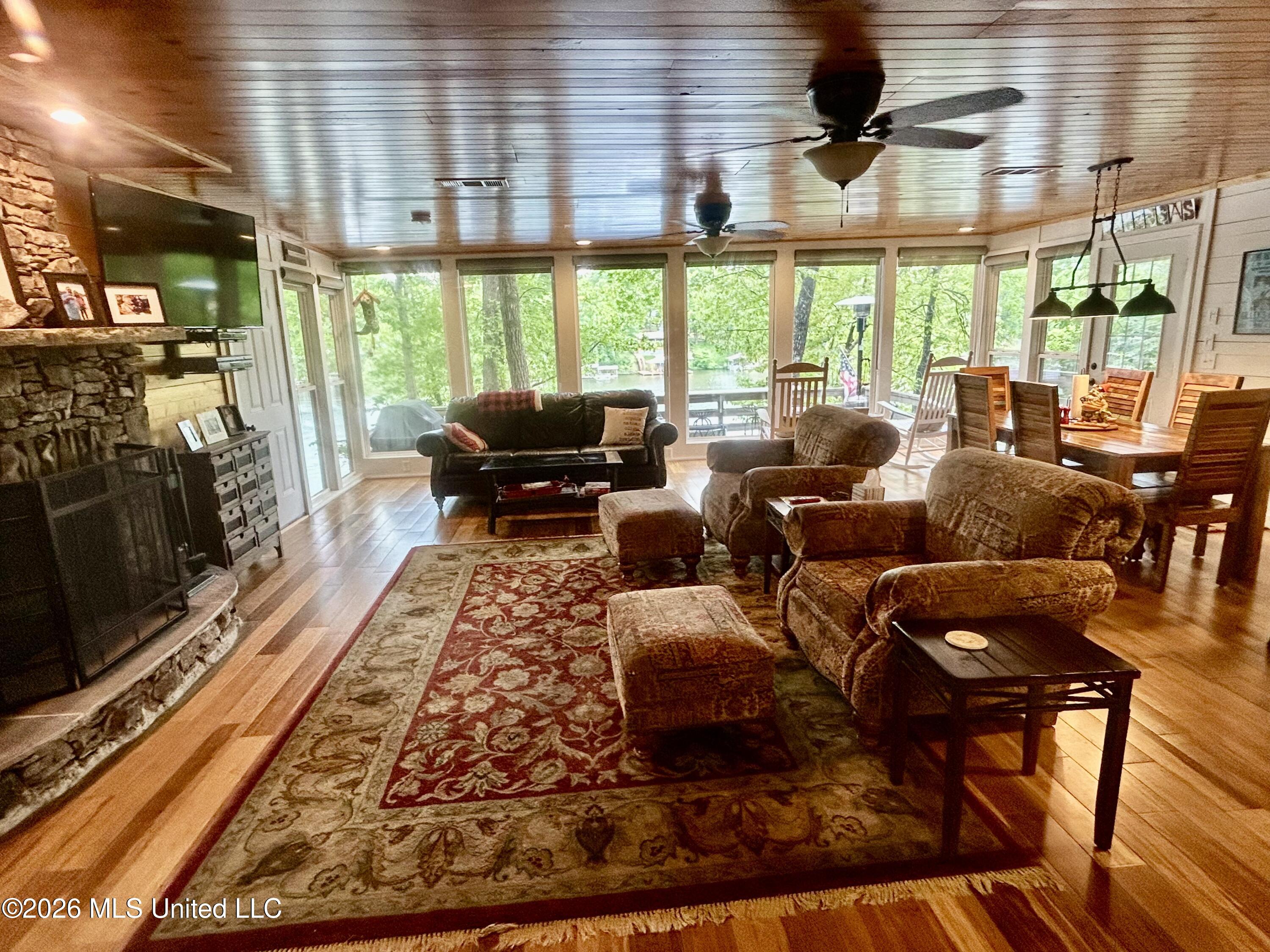 1771 Snow Lake Drive Property Photo 4