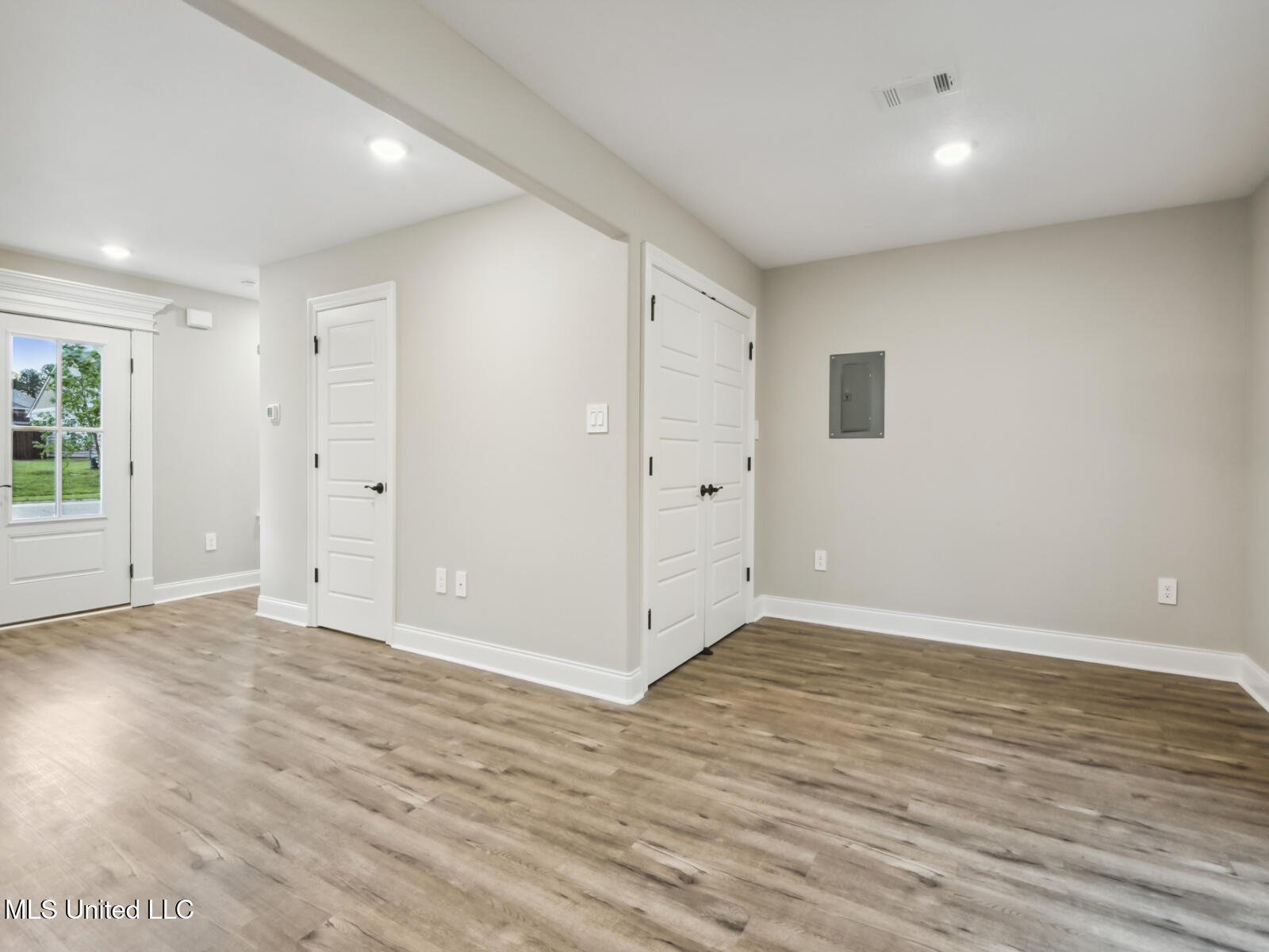13324 Dee Avenue Property Photo 6