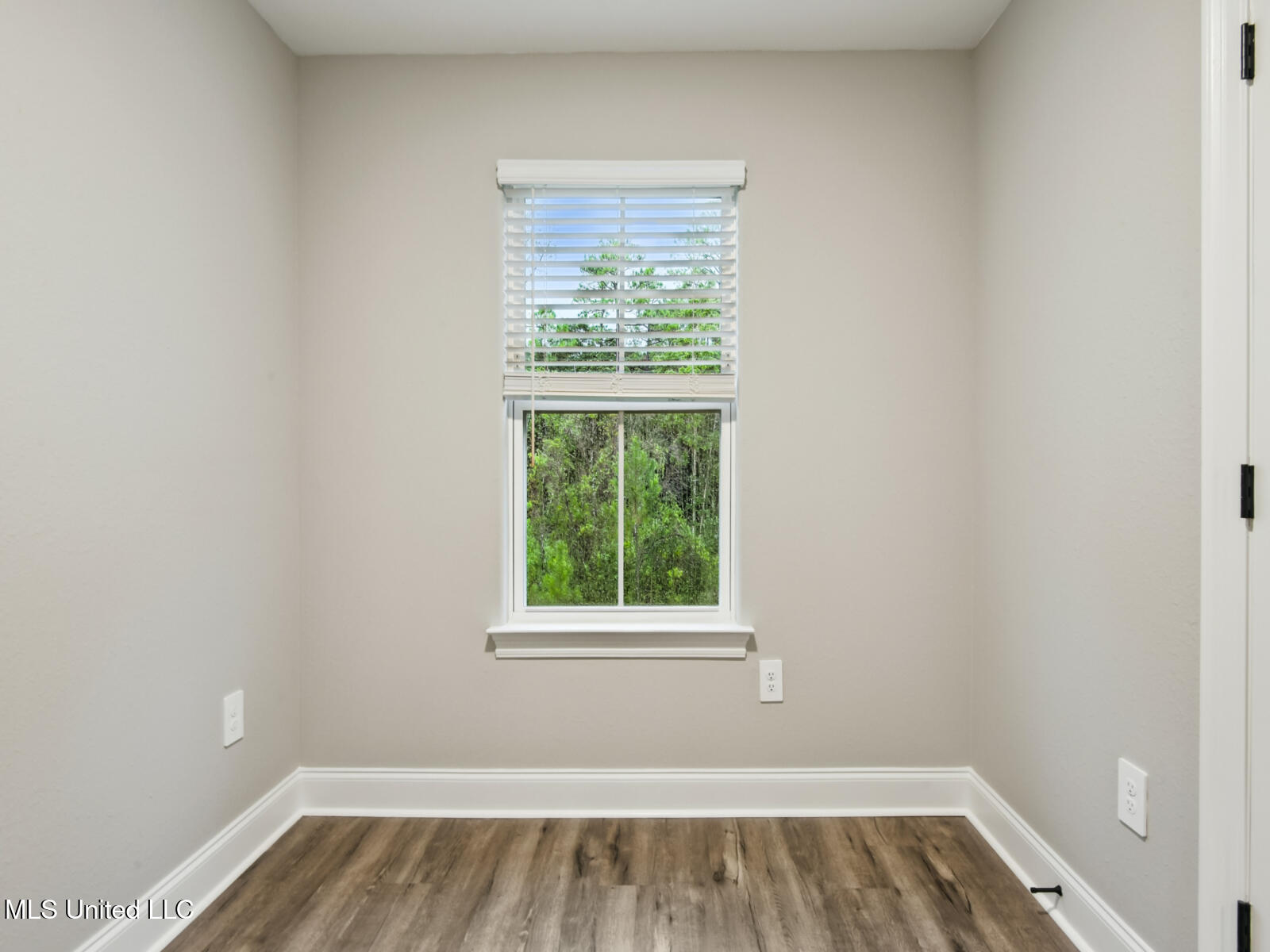 13324 Dee Avenue Property Photo 12