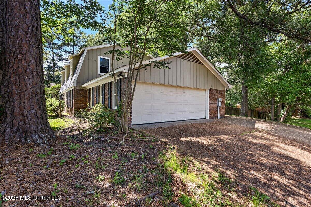 100 Winding Hills Drive Property Photo 3