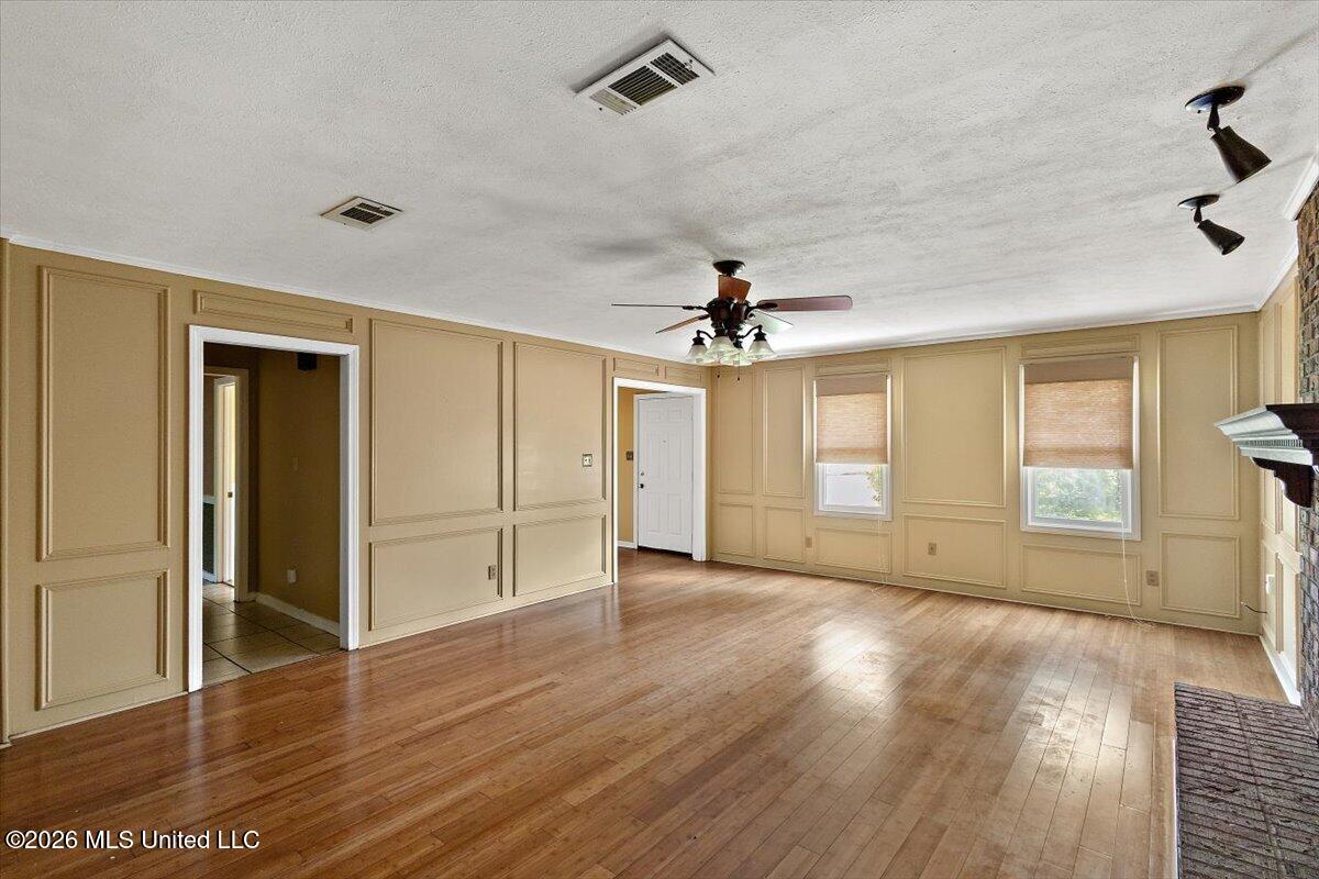 100 Winding Hills Drive Property Photo 8