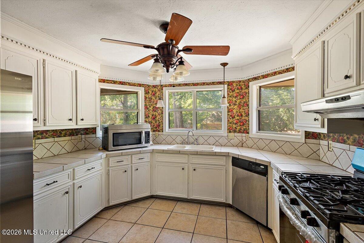 100 Winding Hills Drive Property Photo 12