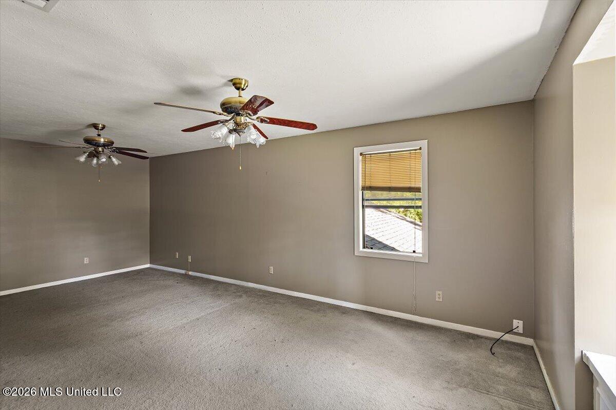 100 Winding Hills Drive Property Photo 15