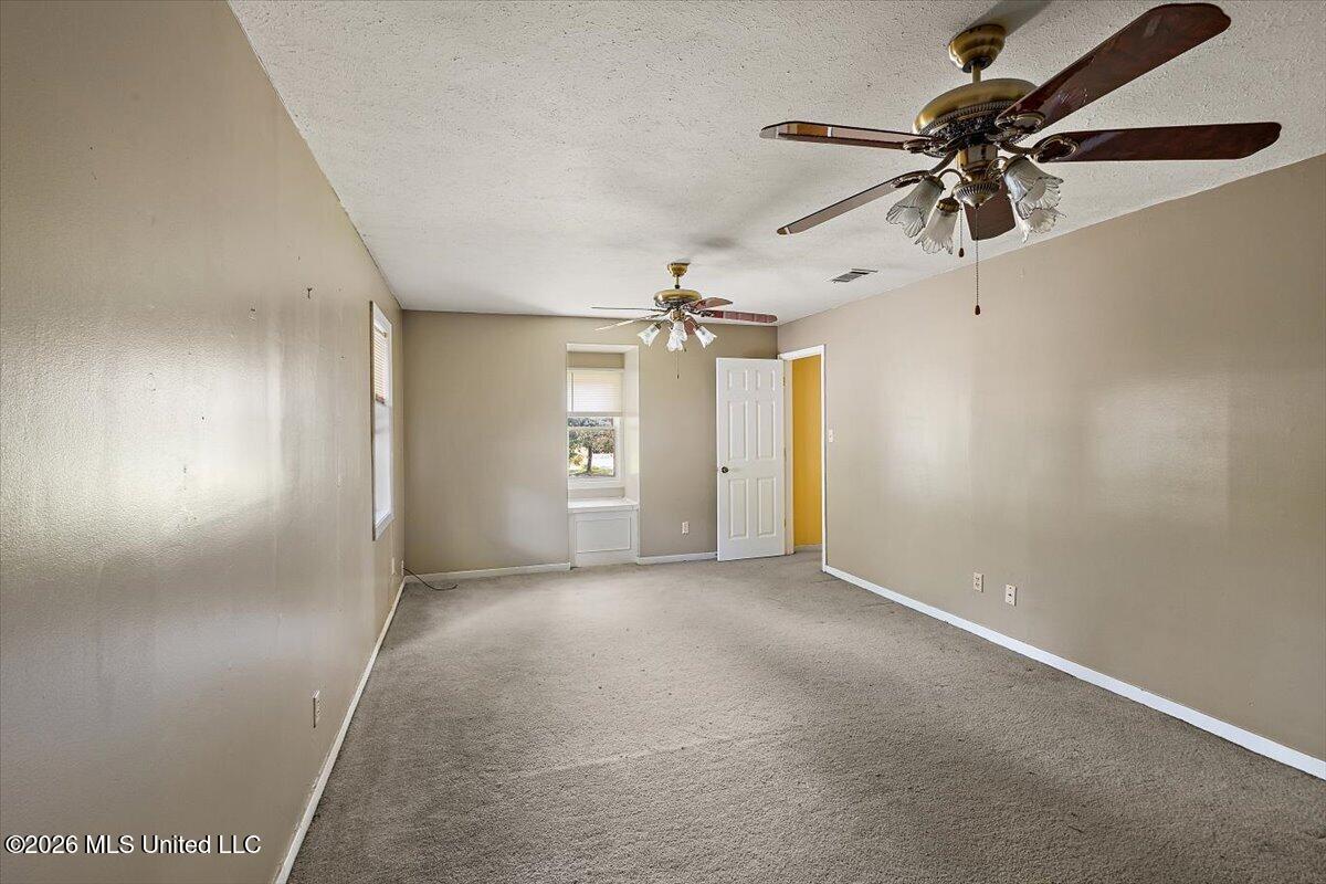 100 Winding Hills Drive Property Photo 16