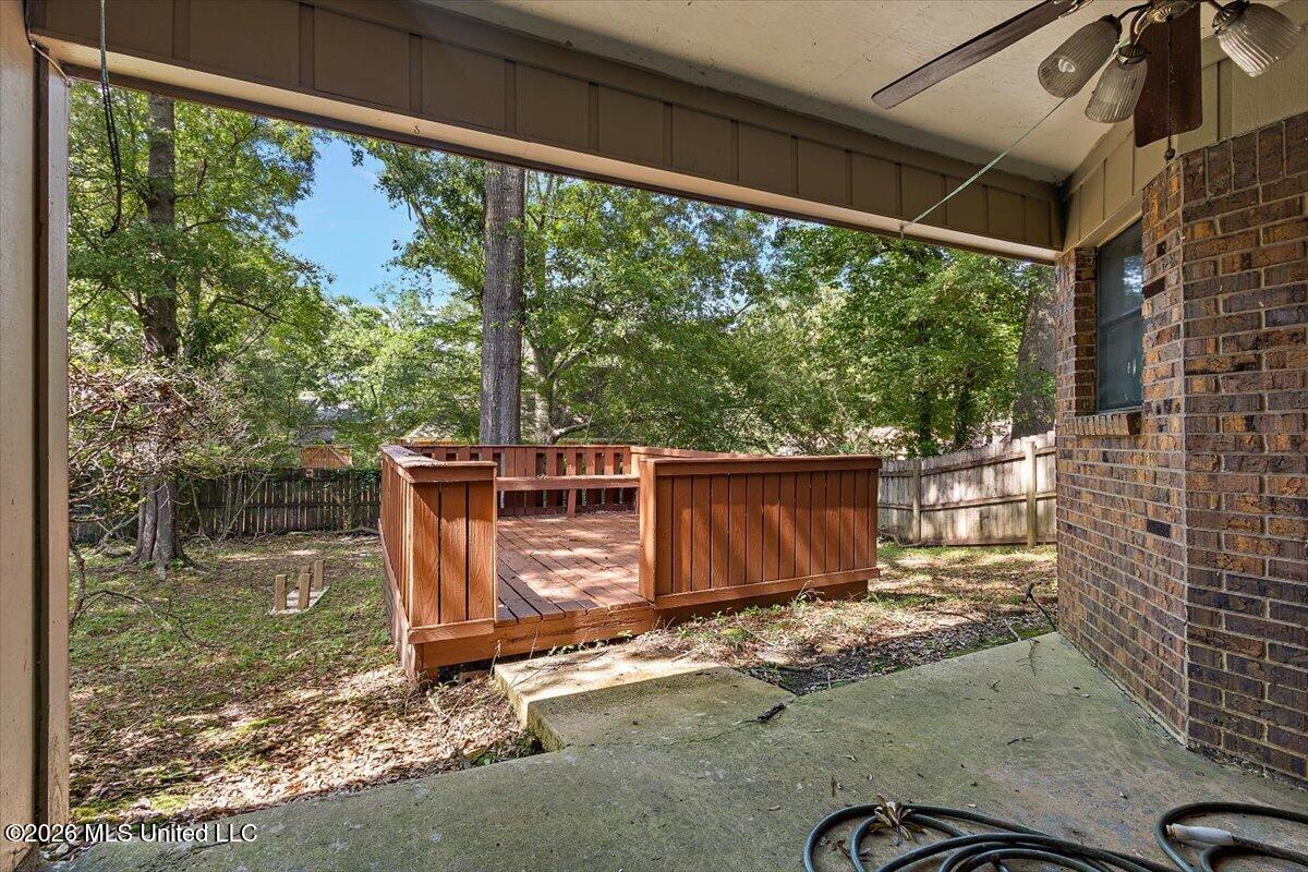 100 Winding Hills Drive Property Photo 27