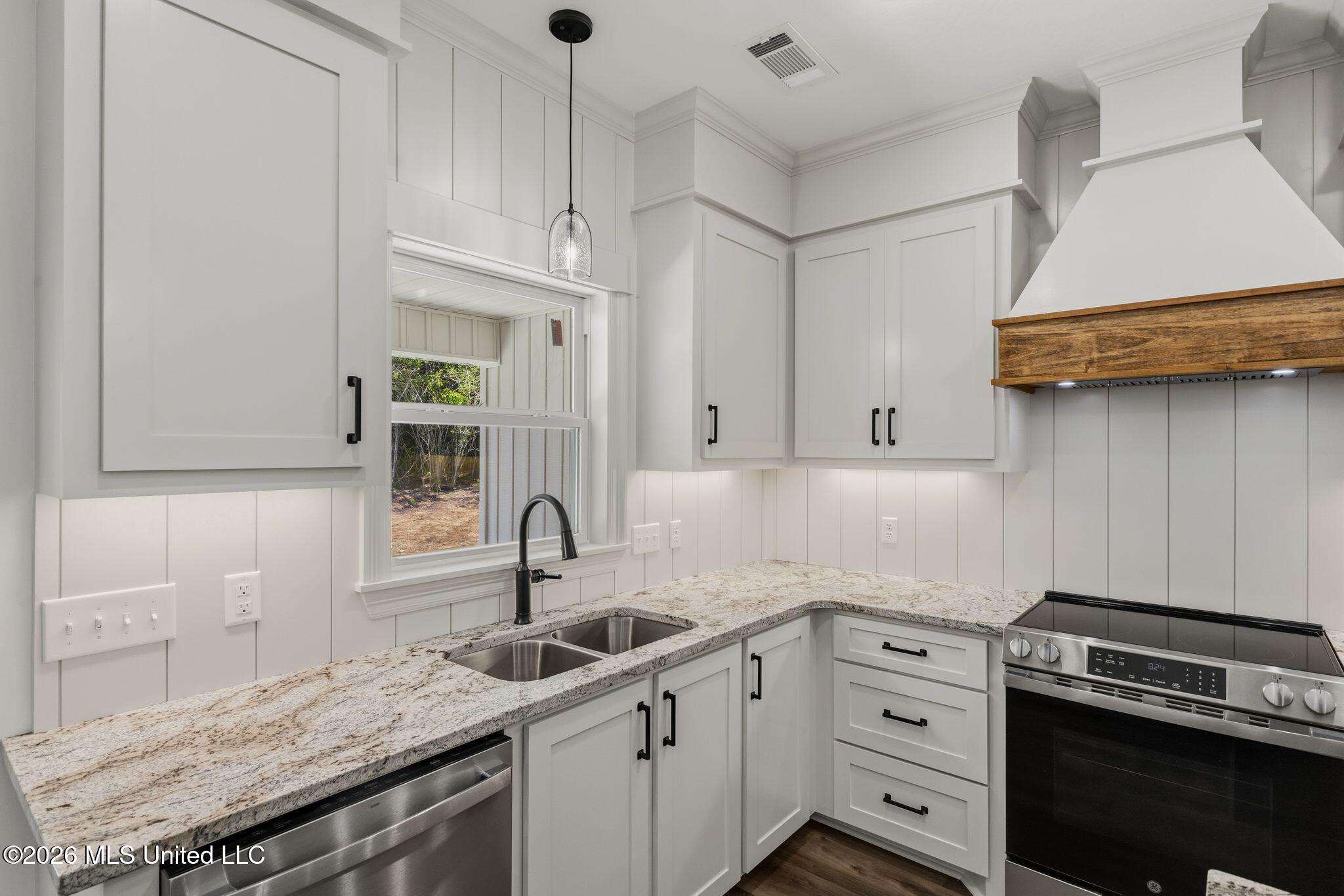 319 Noel Townsend Road Property Photo 12