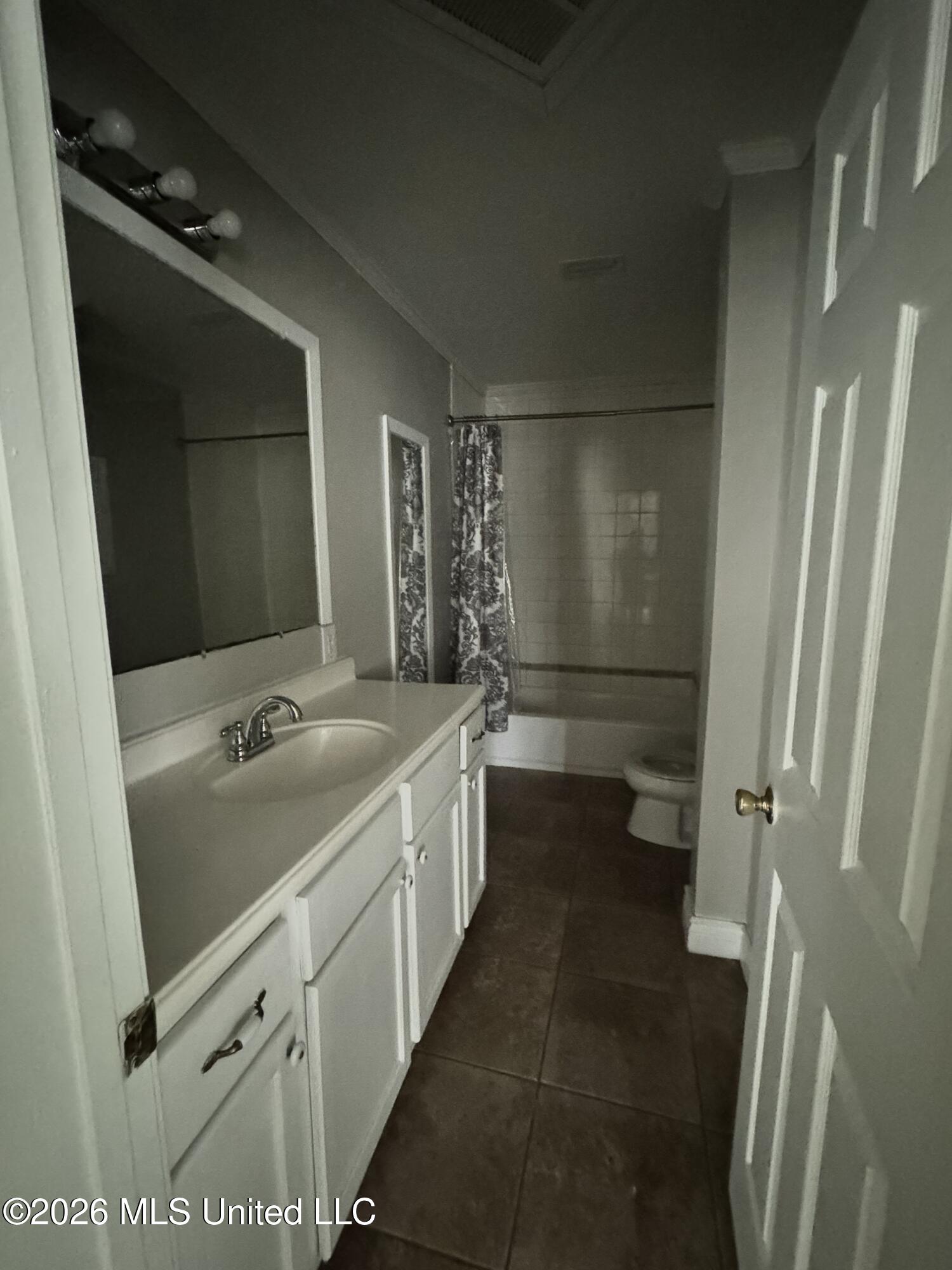 5018 Arthur Street Property Photo 5