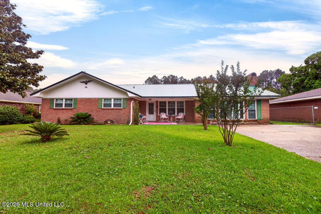 35 Fleetwood Drive Property Photo 1