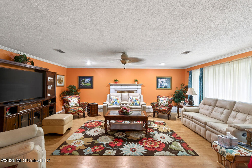 35 Fleetwood Drive Property Photo 8