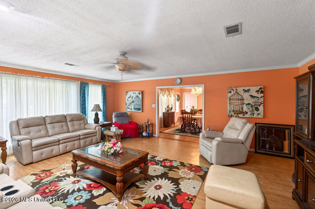 35 Fleetwood Drive Property Photo 10