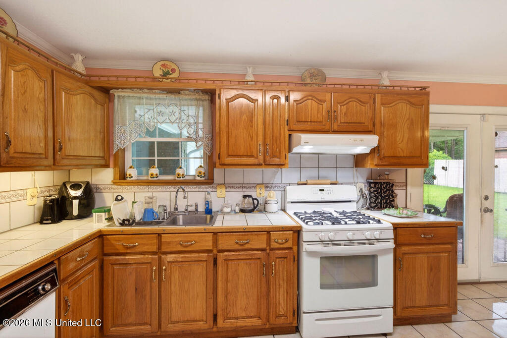 35 Fleetwood Drive Property Photo 16