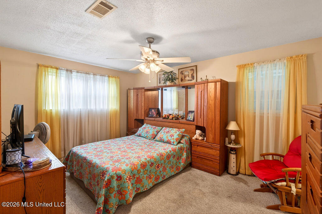 35 Fleetwood Drive Property Photo 17