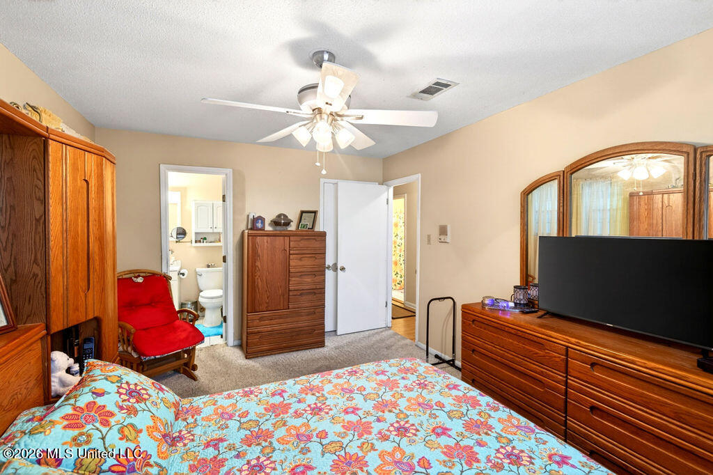 35 Fleetwood Drive Property Photo 18