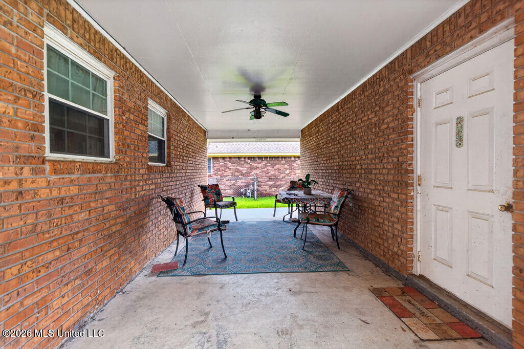 35 Fleetwood Drive Property Photo 28