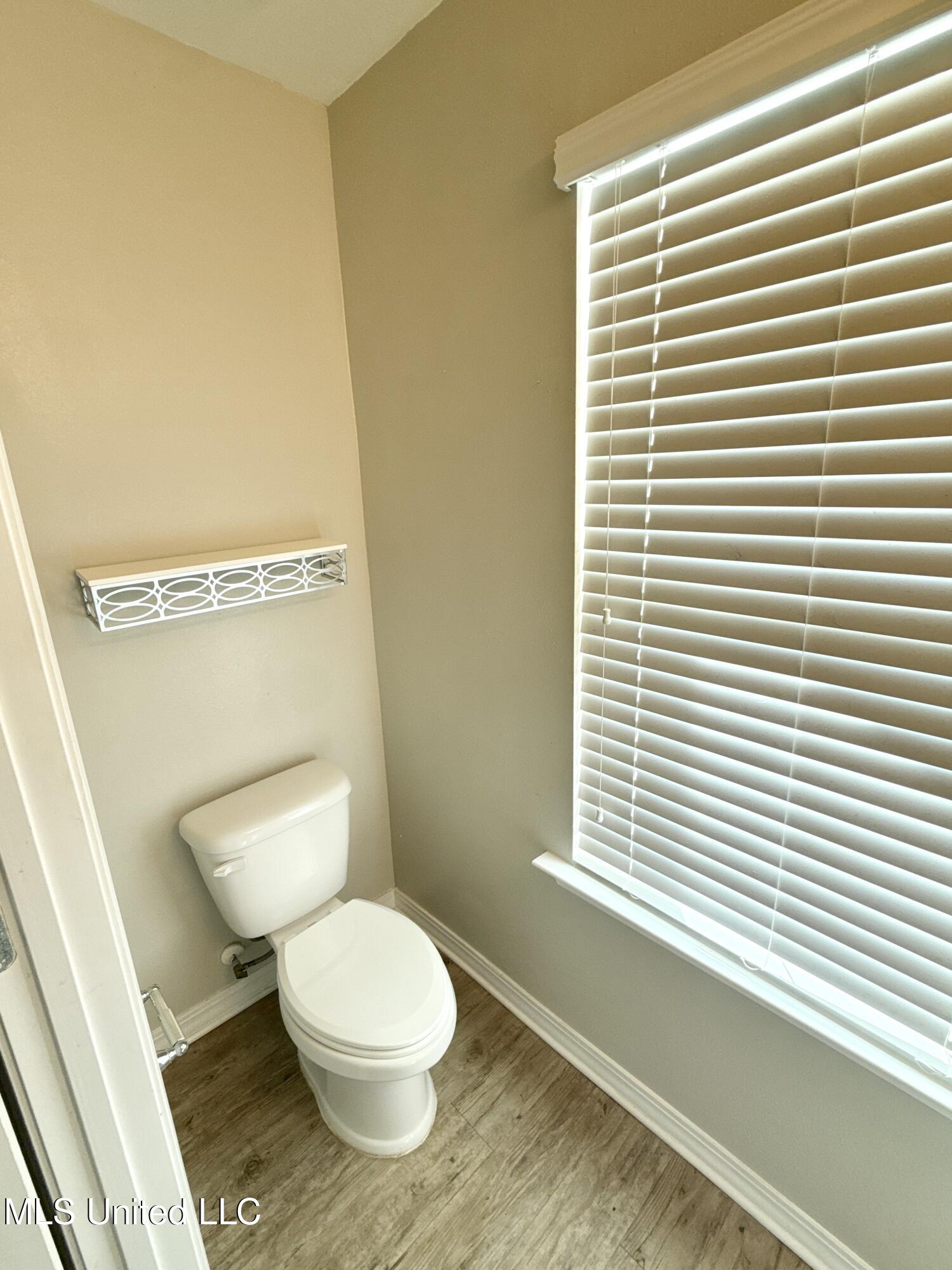 49 Whisperwood Lane Property Photo 6