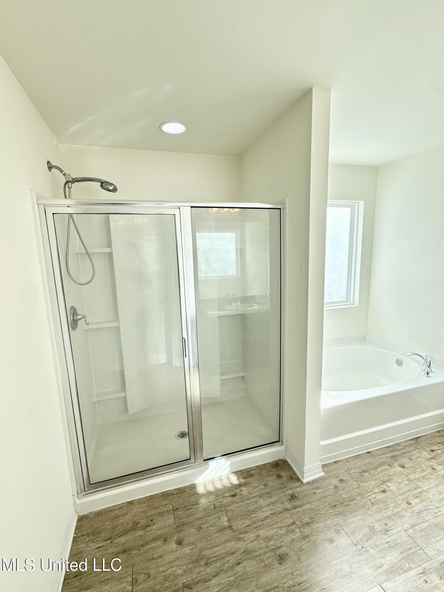49 Whisperwood Lane Property Photo 11